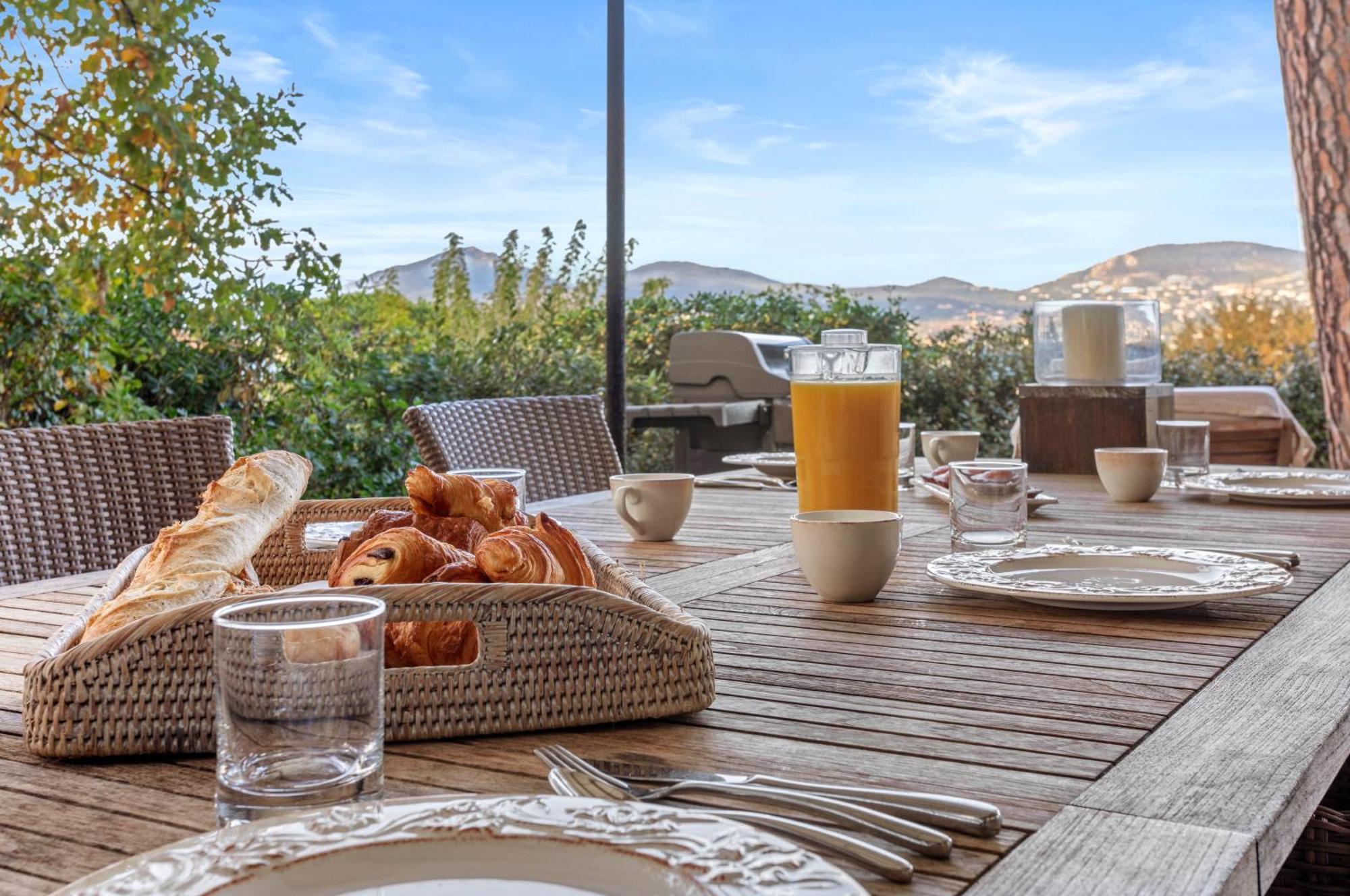 Le Tropezien - Vue A 180, 3 Chambres, Jardin & Piscine Holiday home Saint-Tropez