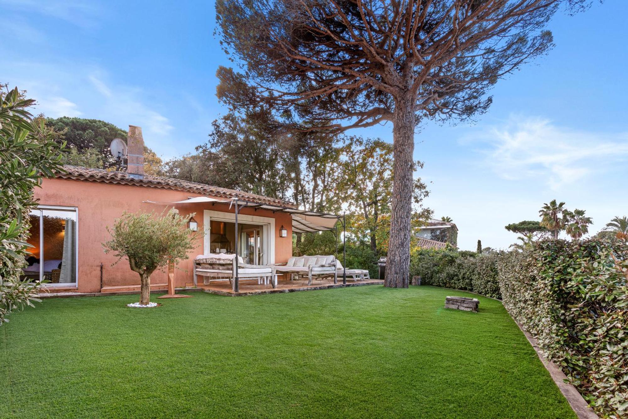 Holiday home Le Tropezien - Vue A 180, 3 Chambres, Jardin & Piscine Saint-Tropez