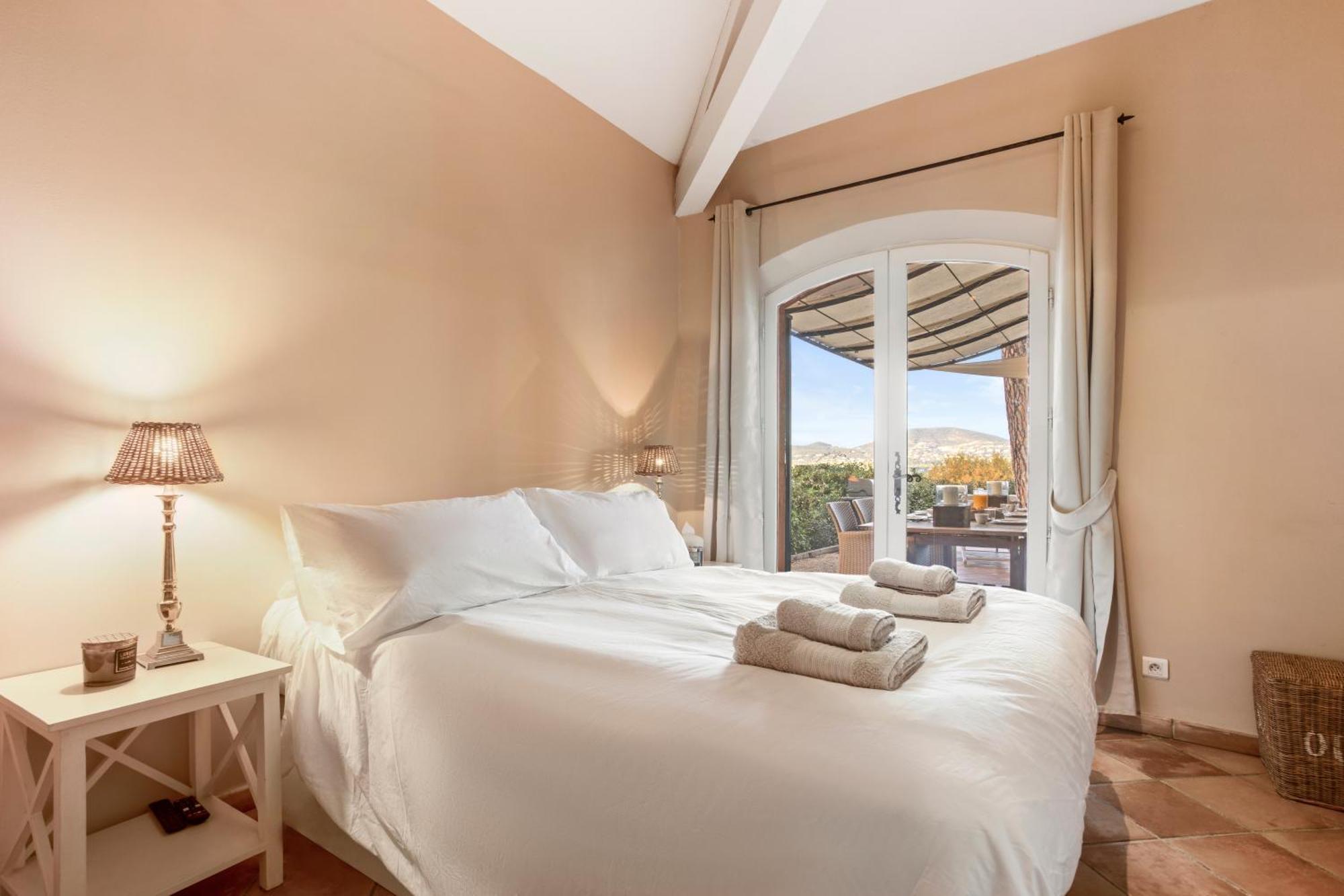 Le Tropezien - Vue A 180, 3 Chambres, Jardin & Piscine *