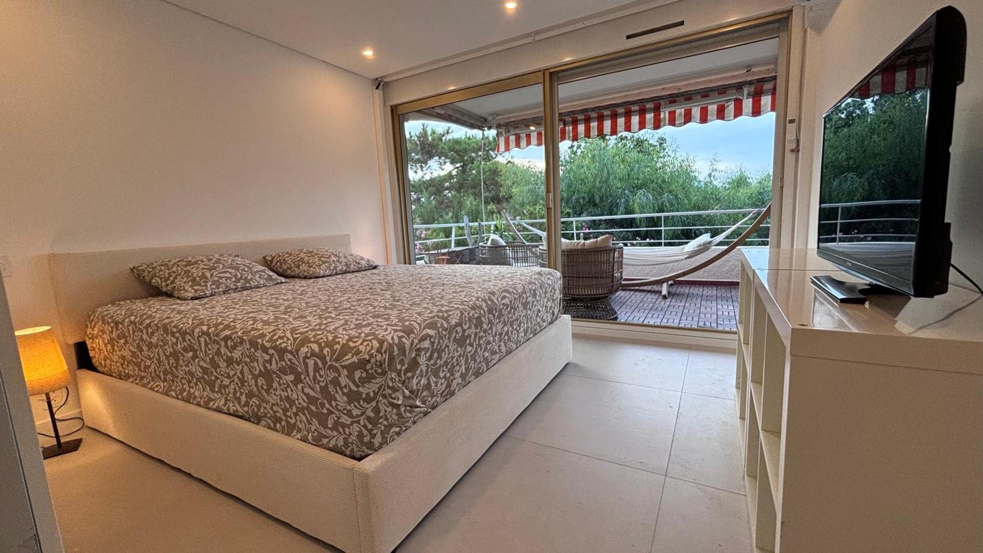 Jardin Terrasse Eden Tropez - Parking Pool Ac 4p *