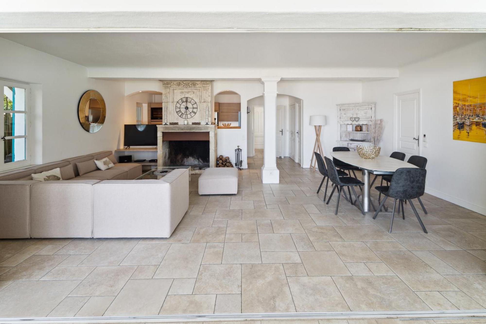 La Desirade - Les Pieds Dans L'eau - La Bouillabaisse - St Tropez - 14 Personnes Villa Saint-Tropez