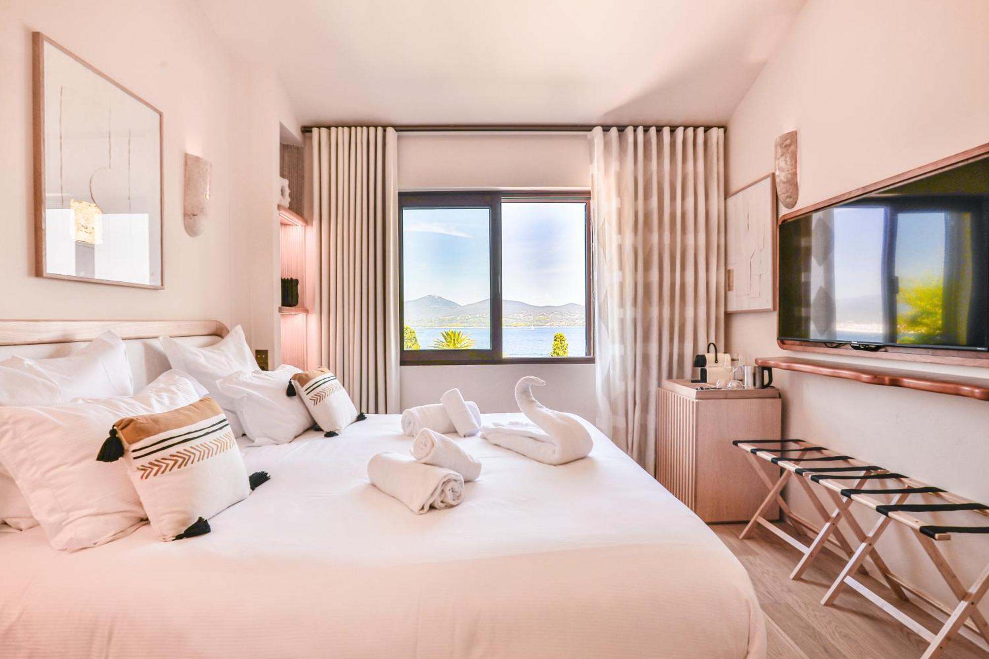 Tinah Hotel