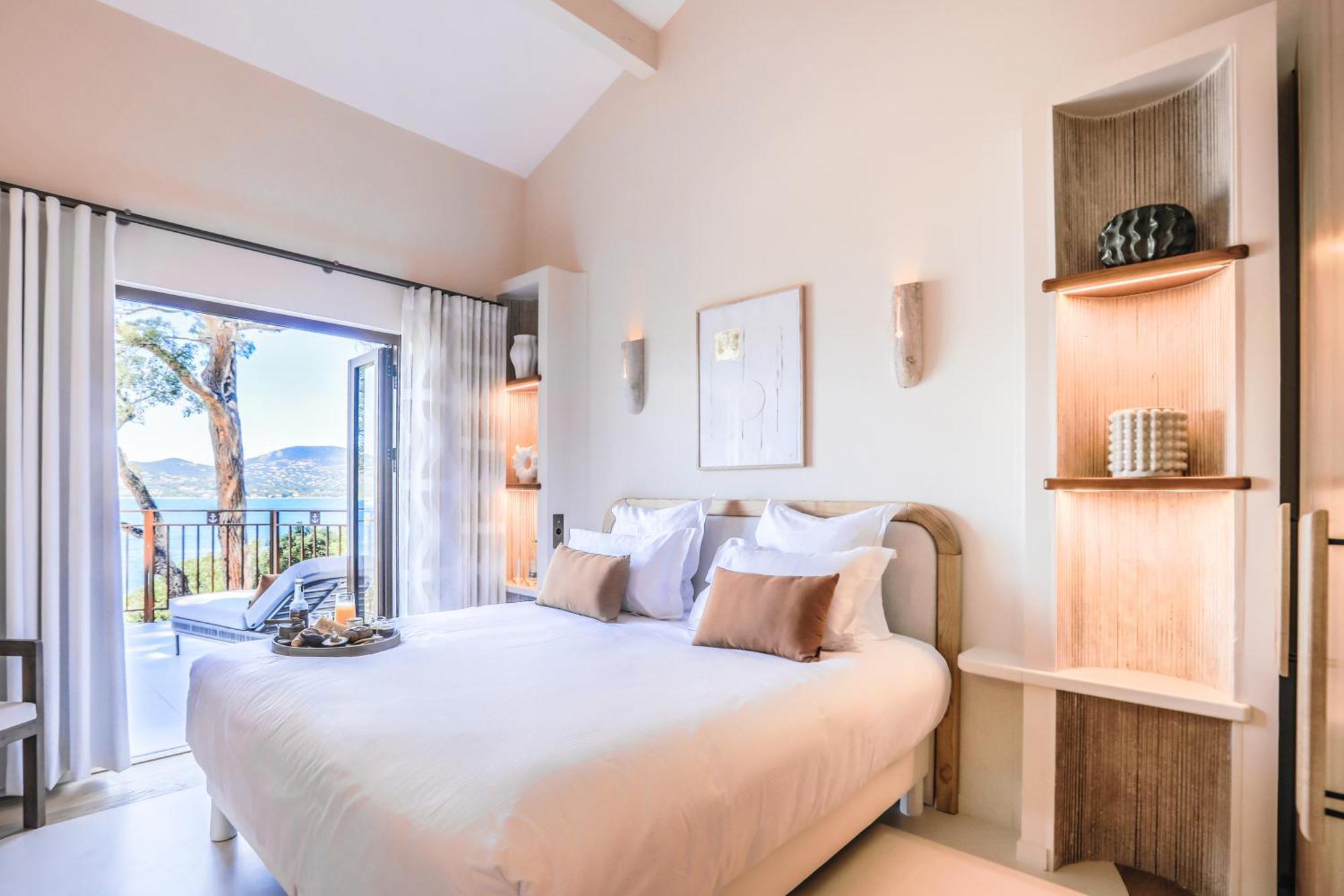 Tinah Hotel