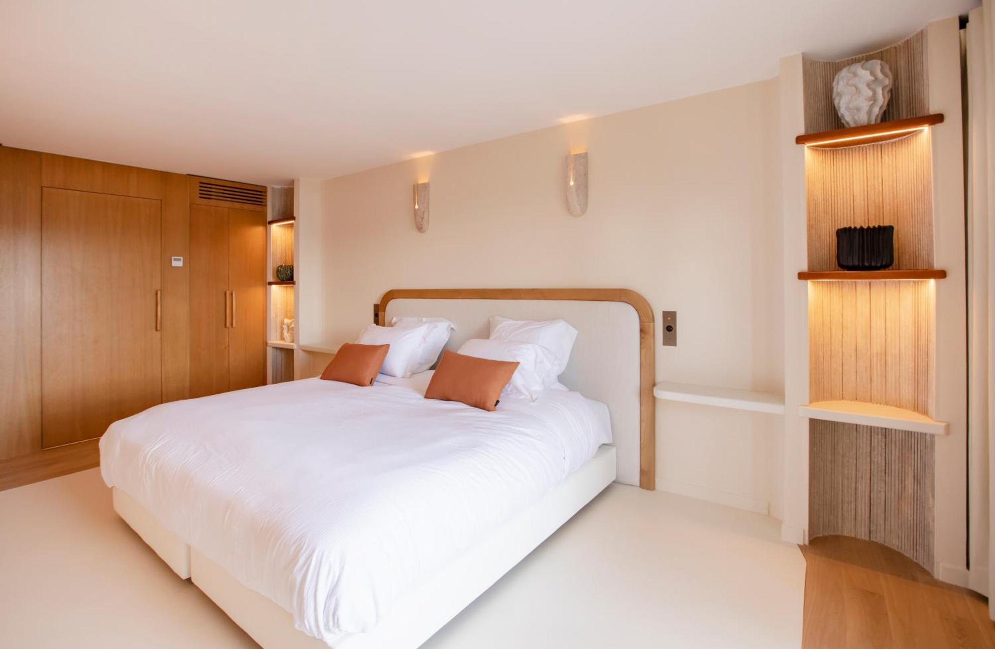 Tinah Hotel