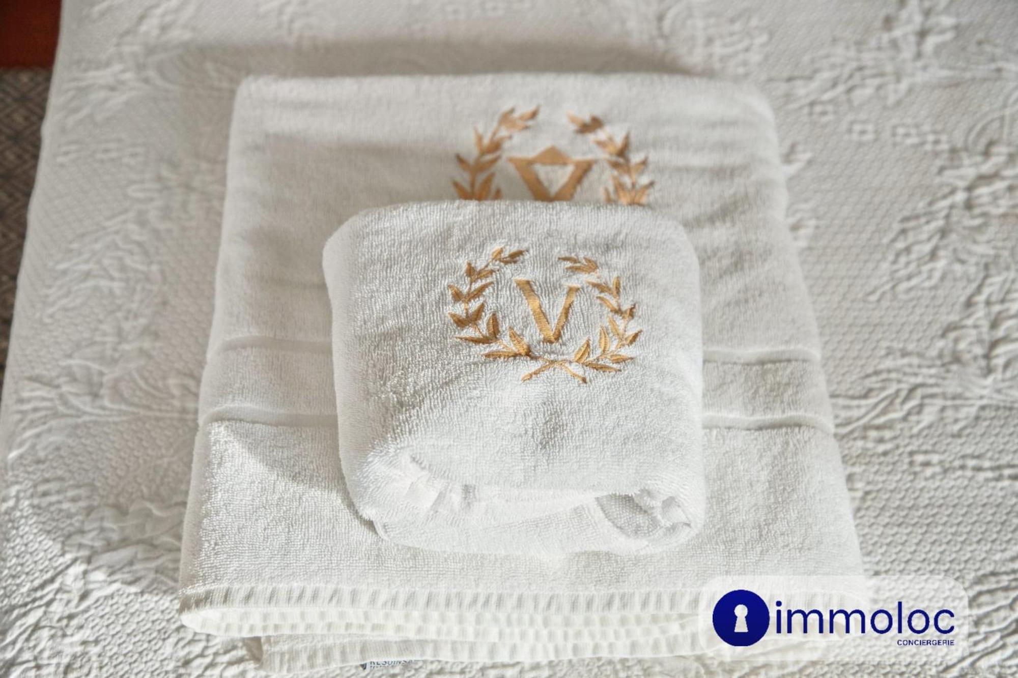 Air-conditioned With Swimming Pool In St Tropez Apartment *
