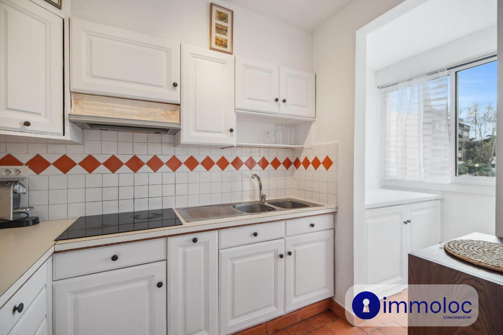 Air-conditioned With Swimming Pool In St Tropez Apartment