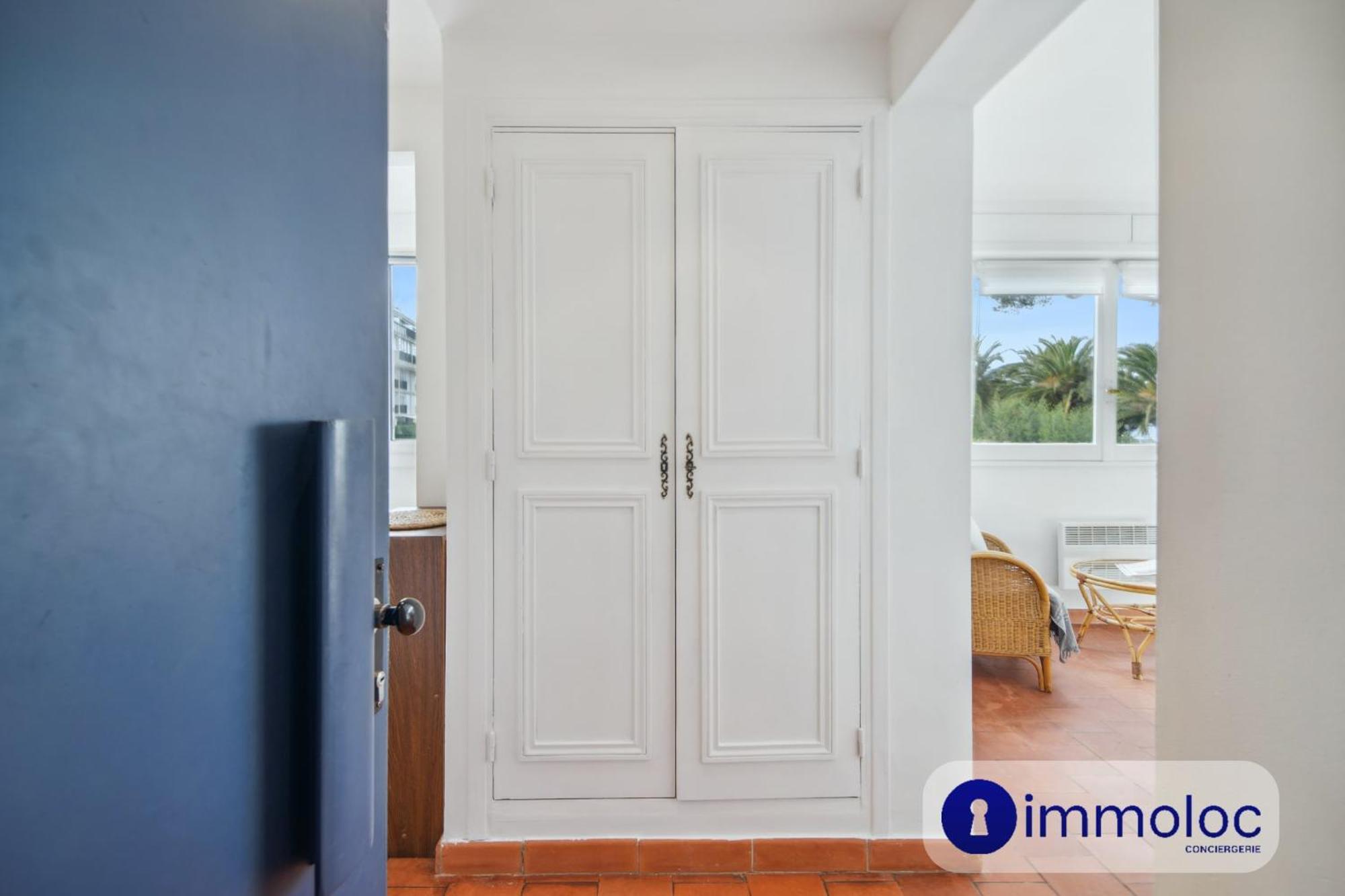 Air-conditioned With Swimming Pool In St Tropez Apartment *