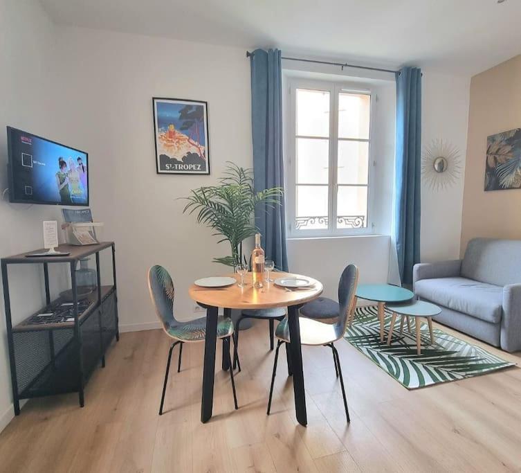 Apartment Chic - Climatise - 2 Pas Du Port - Place Aux Herbes *