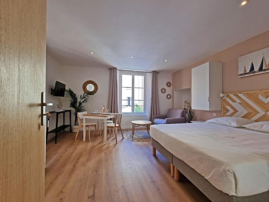 Apartment Cosy - Climatise - 2 Pas Du Port - Place Aux Herbes *