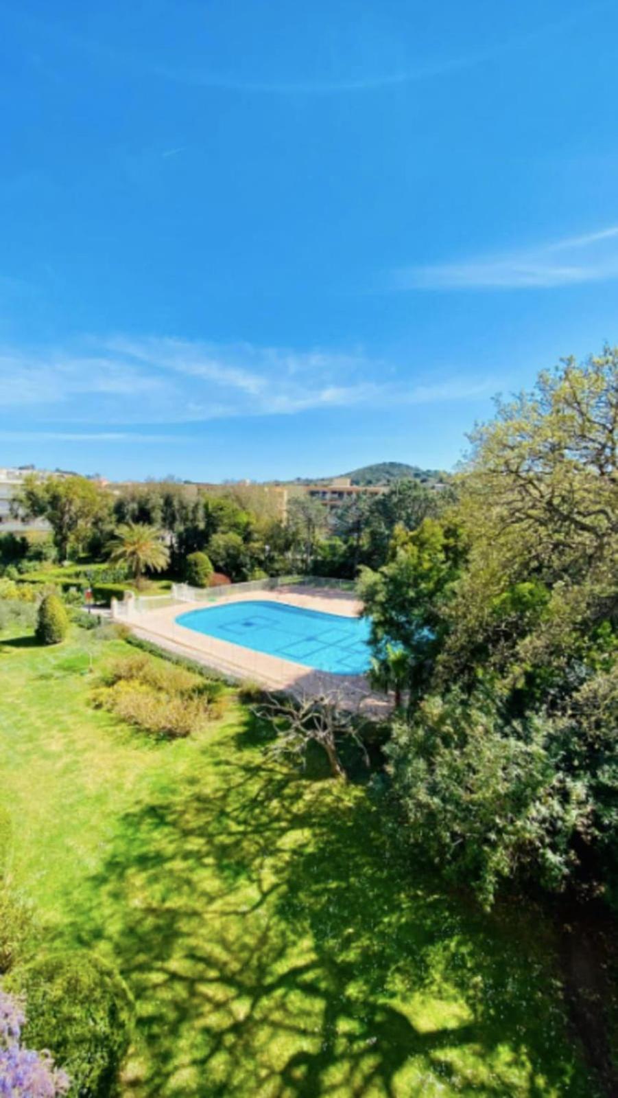 Apartment Beautiful With Shared Pool