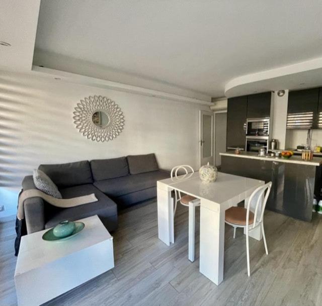 Apartment Plein Centre Saint-Tropez