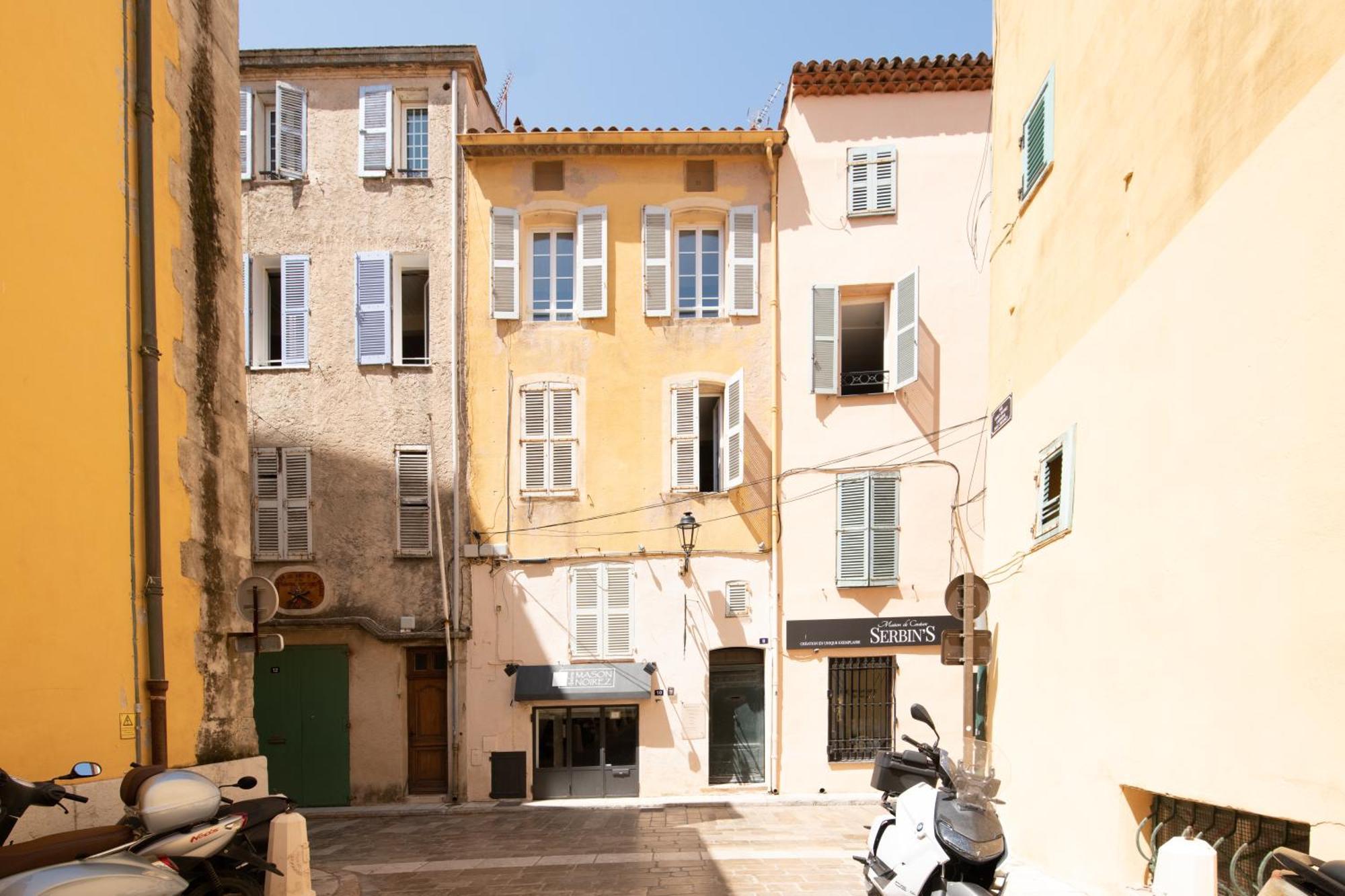 Pick A Flat's - Heart Of * Saint-Tropez