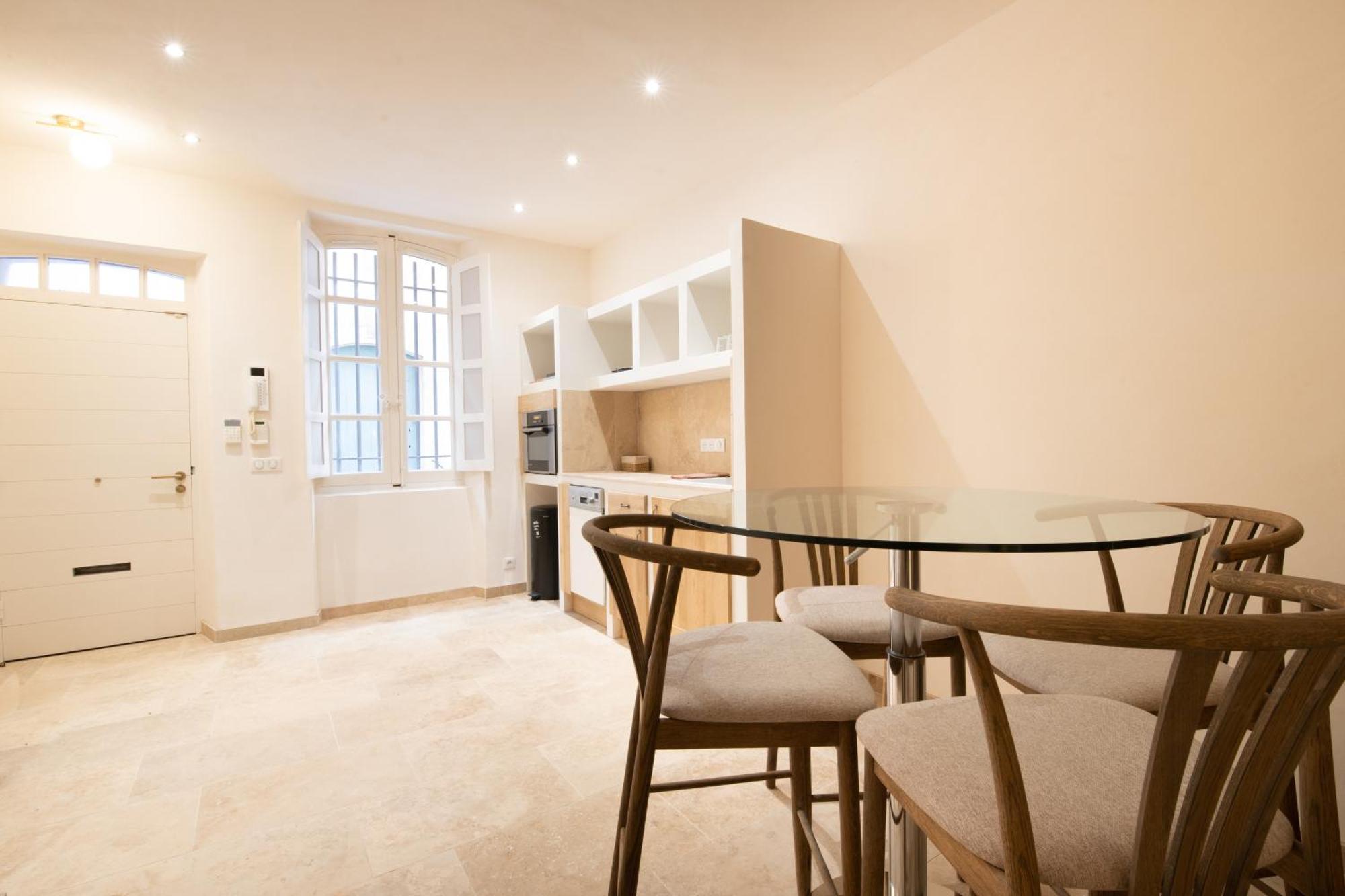 Pick A Flat's - Heart Of Saint-Tropez