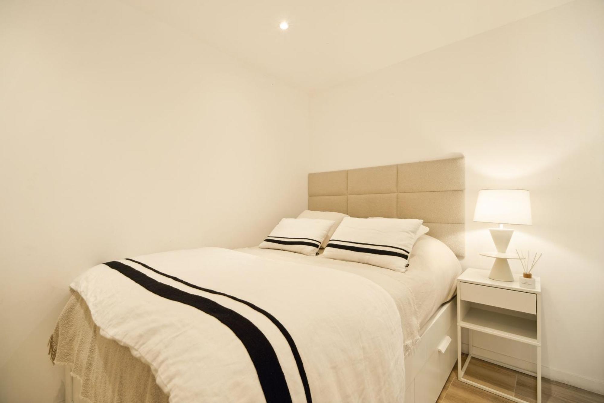 Charming - 2bd 4p - Center Of St Tropez *