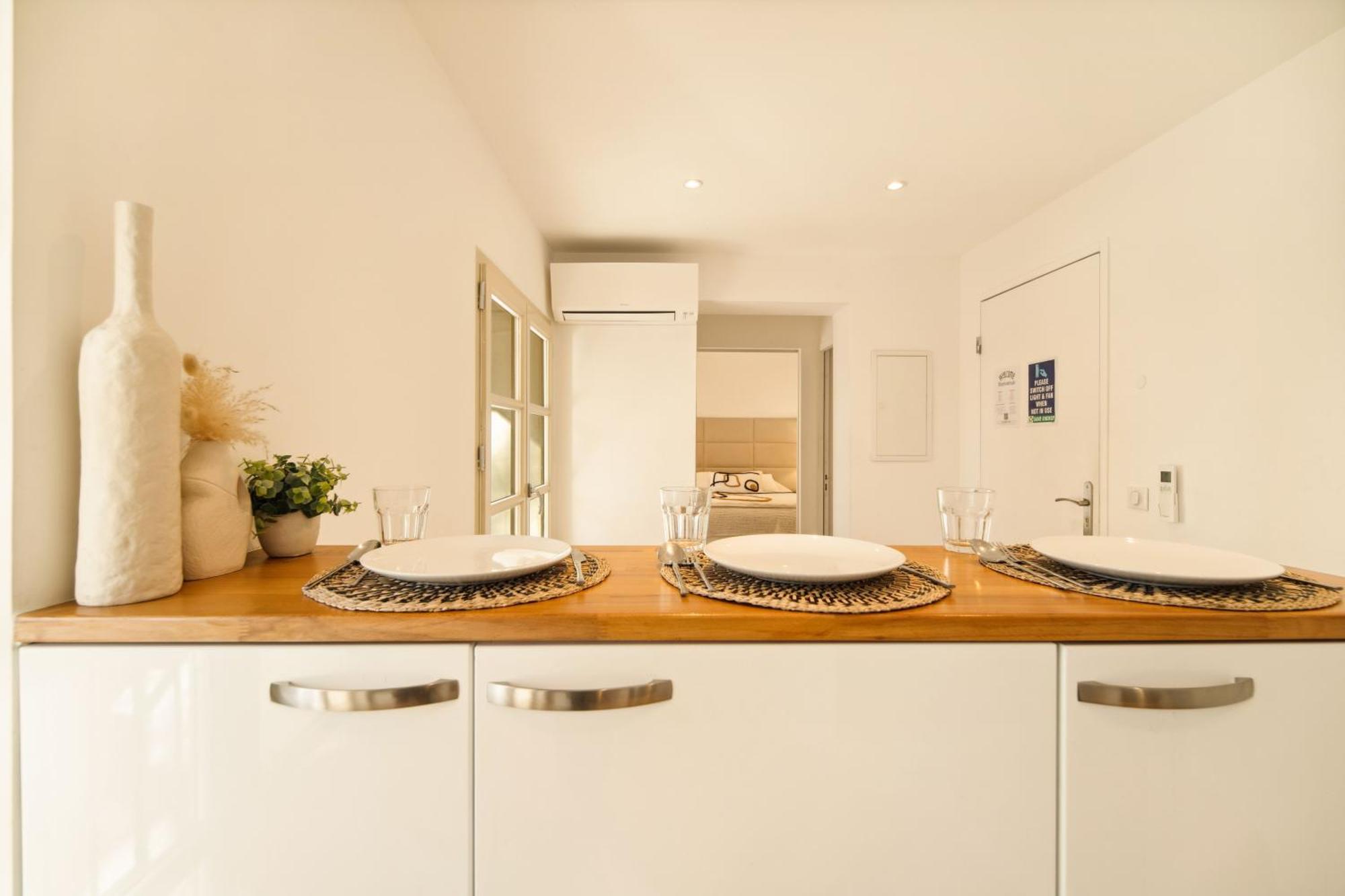 Apartment Charming - 2bd 4p - Center Of St Tropez