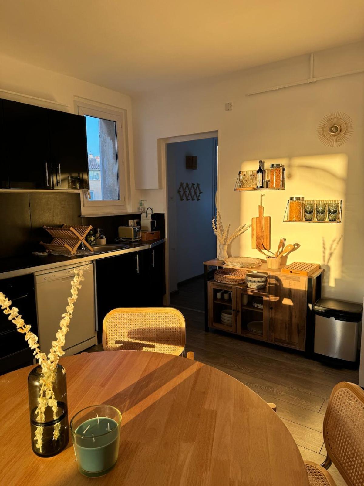 Apartment Port *