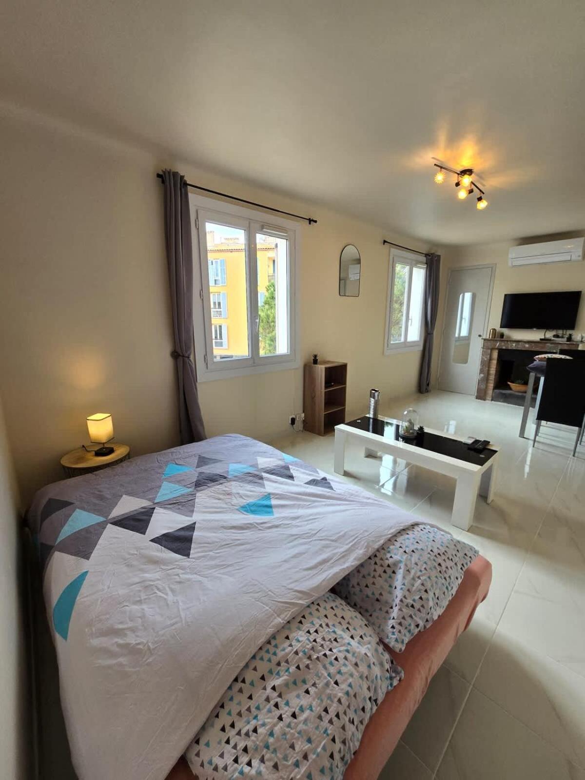 50 M Du Port De Apartment *