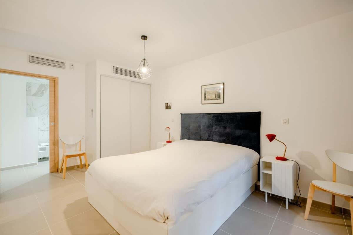 La D'oscar L New, Terrace L Shellter