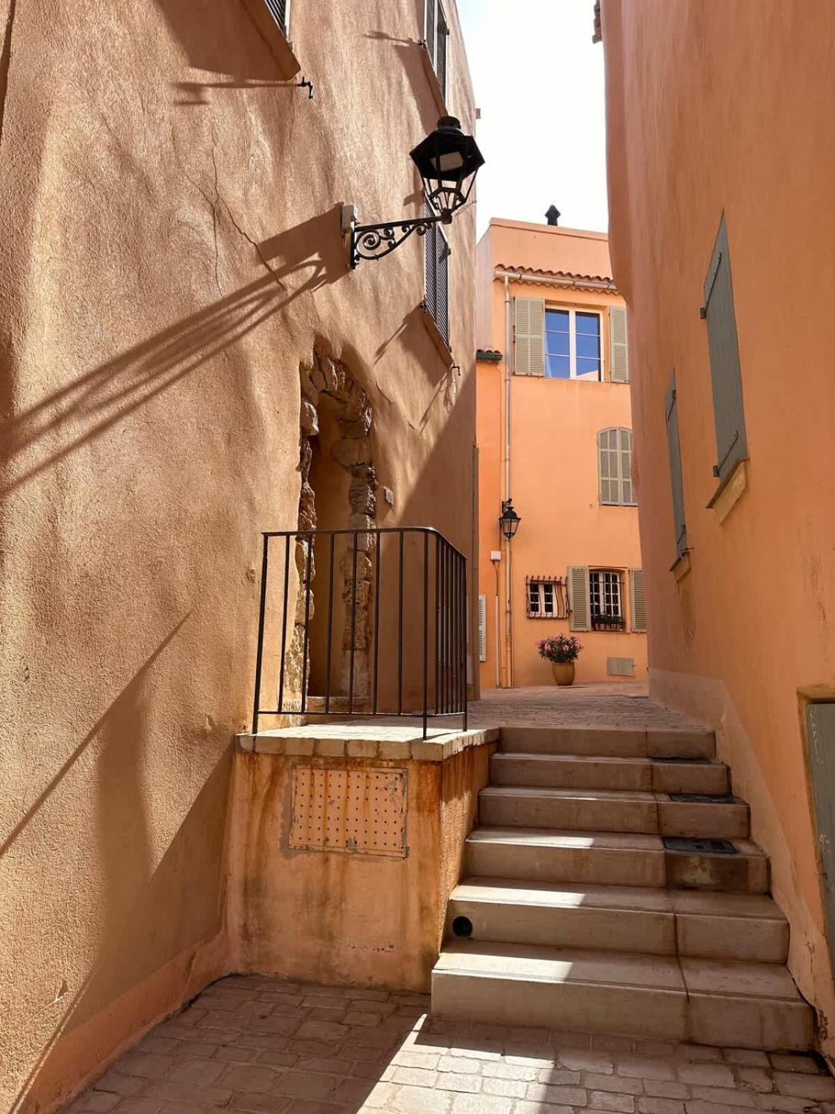 Le Paon The Heart Of St Tropez * Saint-Tropez