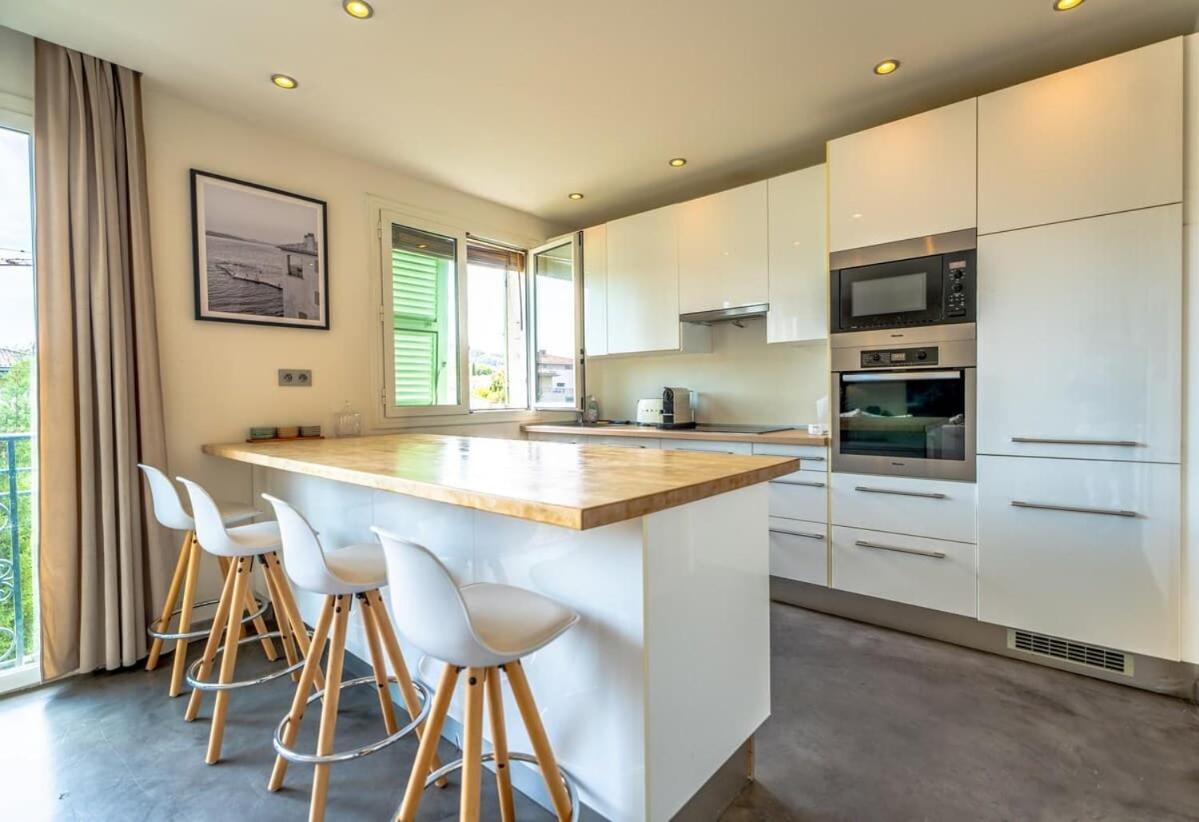 Apartment In The Heart Of St Tropez With Parking *