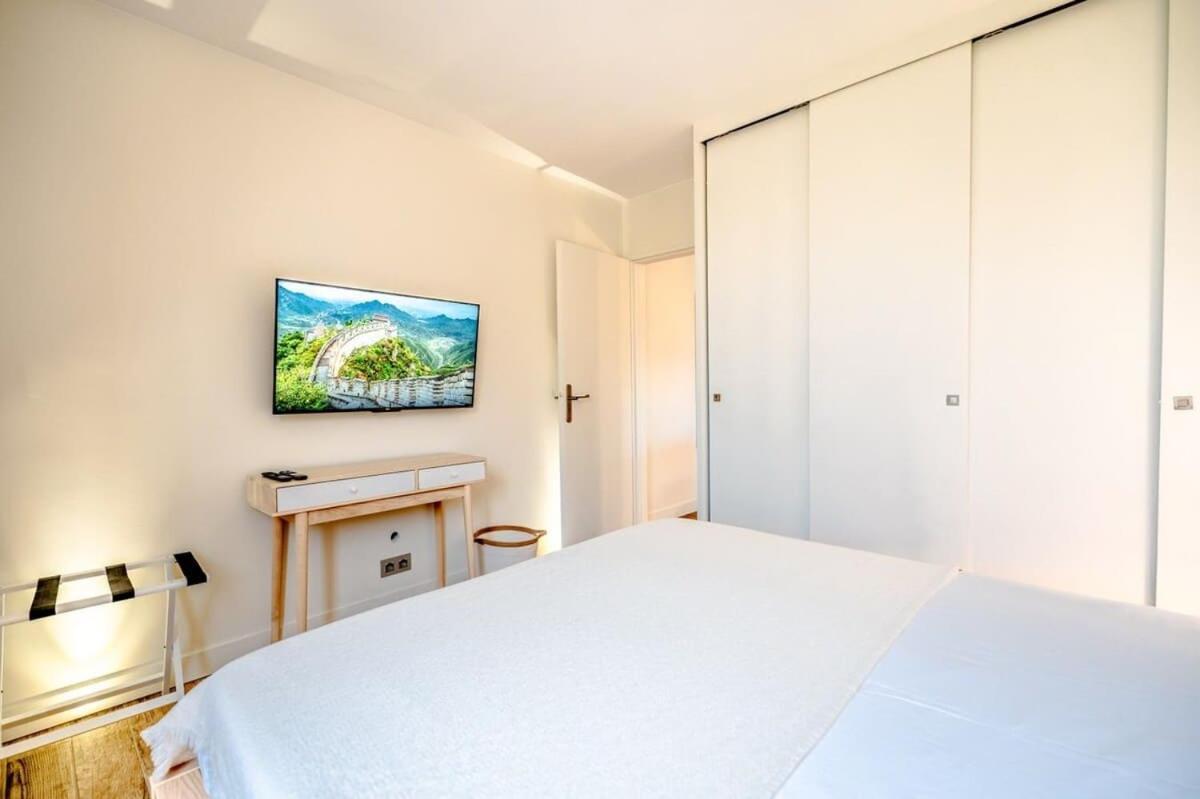Apartment With Parking *