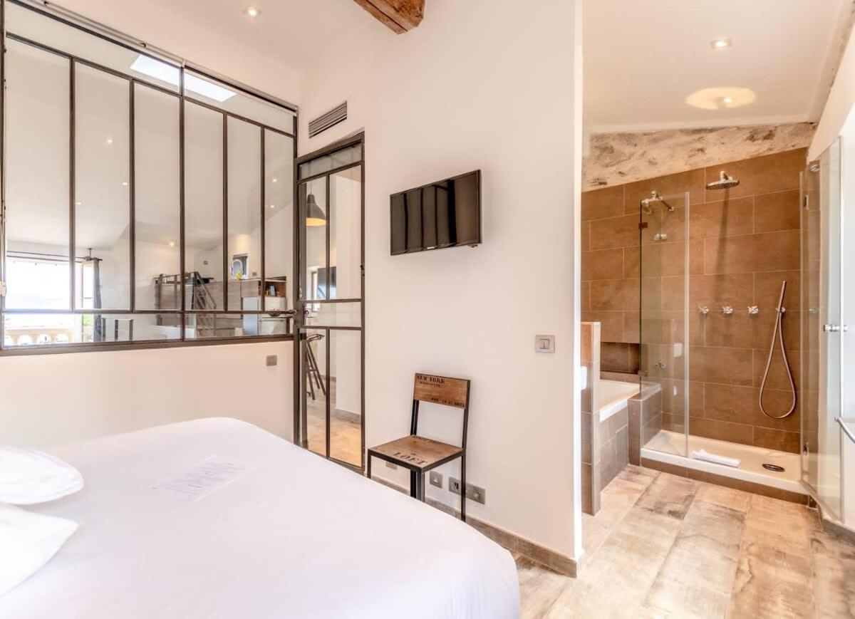 Design With A Sea View In St-tropez Port Apartment *