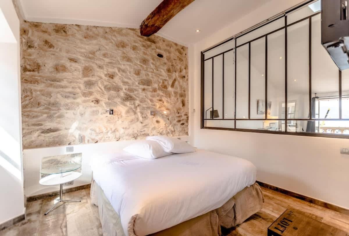 Apartment Design With A Sea View In St-tropez Port Saint-Tropez