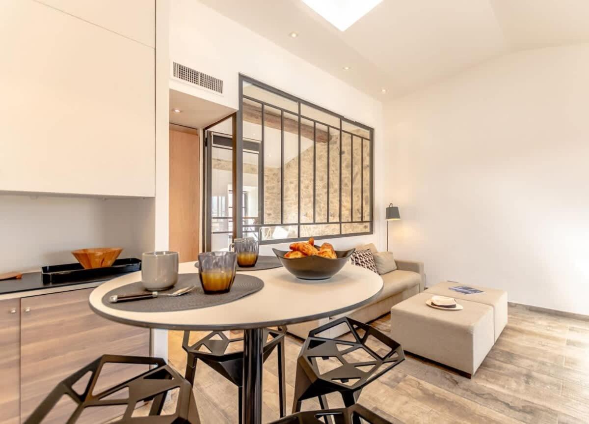 Apartment Design With A Sea View In St-tropez Port Saint-Tropez