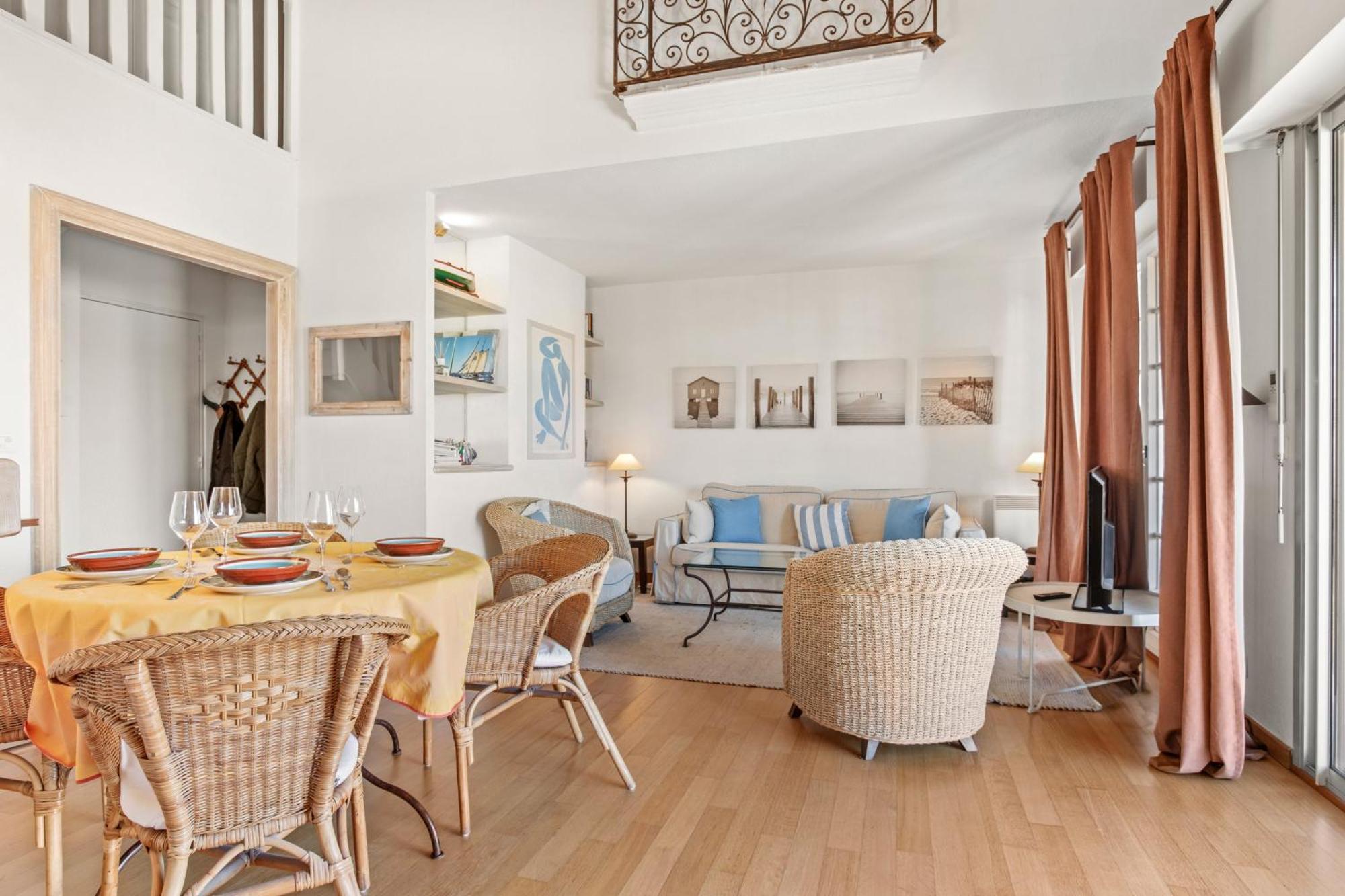 3 Bdr - Clos Sainte Anne Apartment