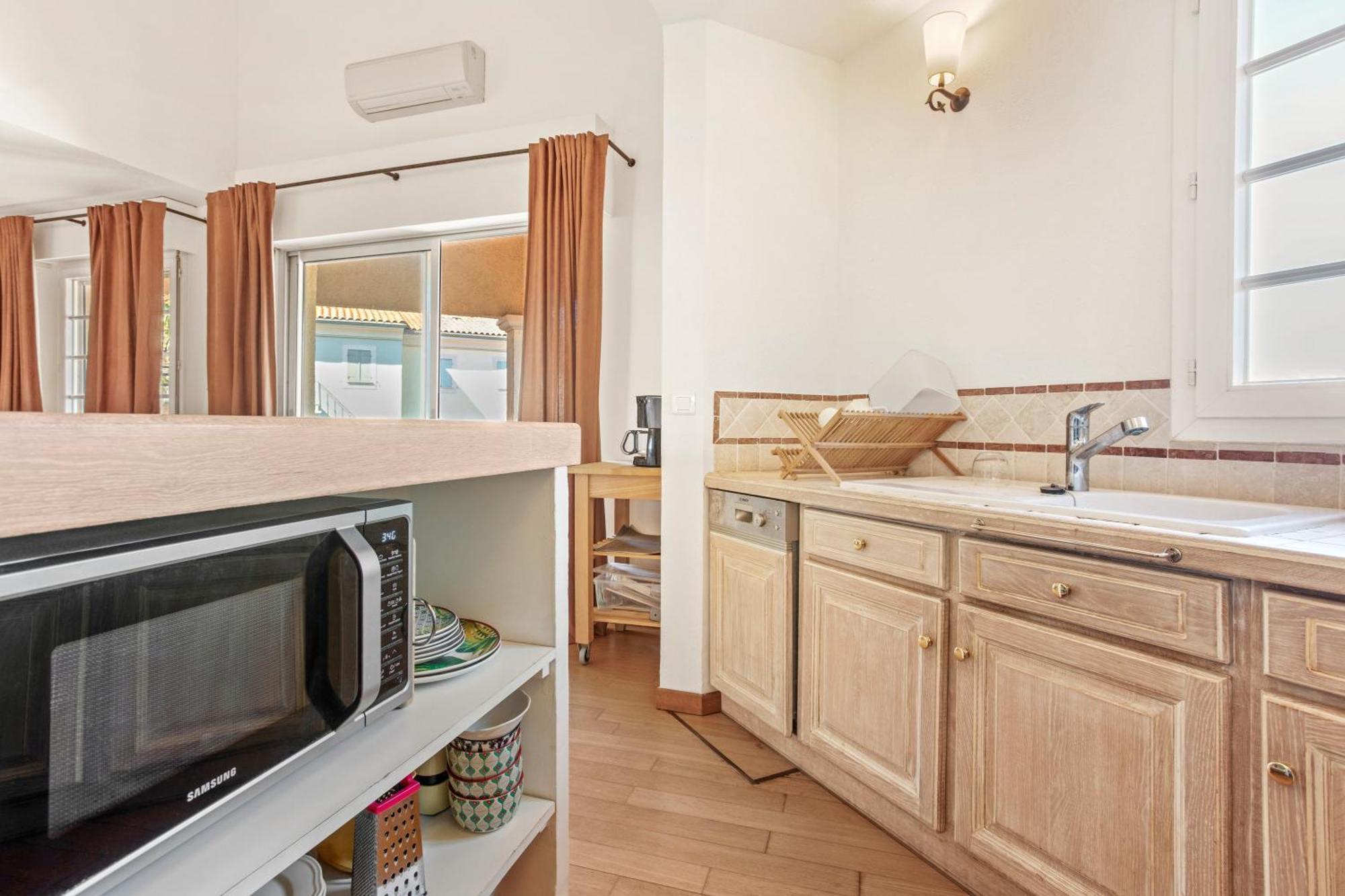 3 Bdr - Clos Sainte Anne Apartment