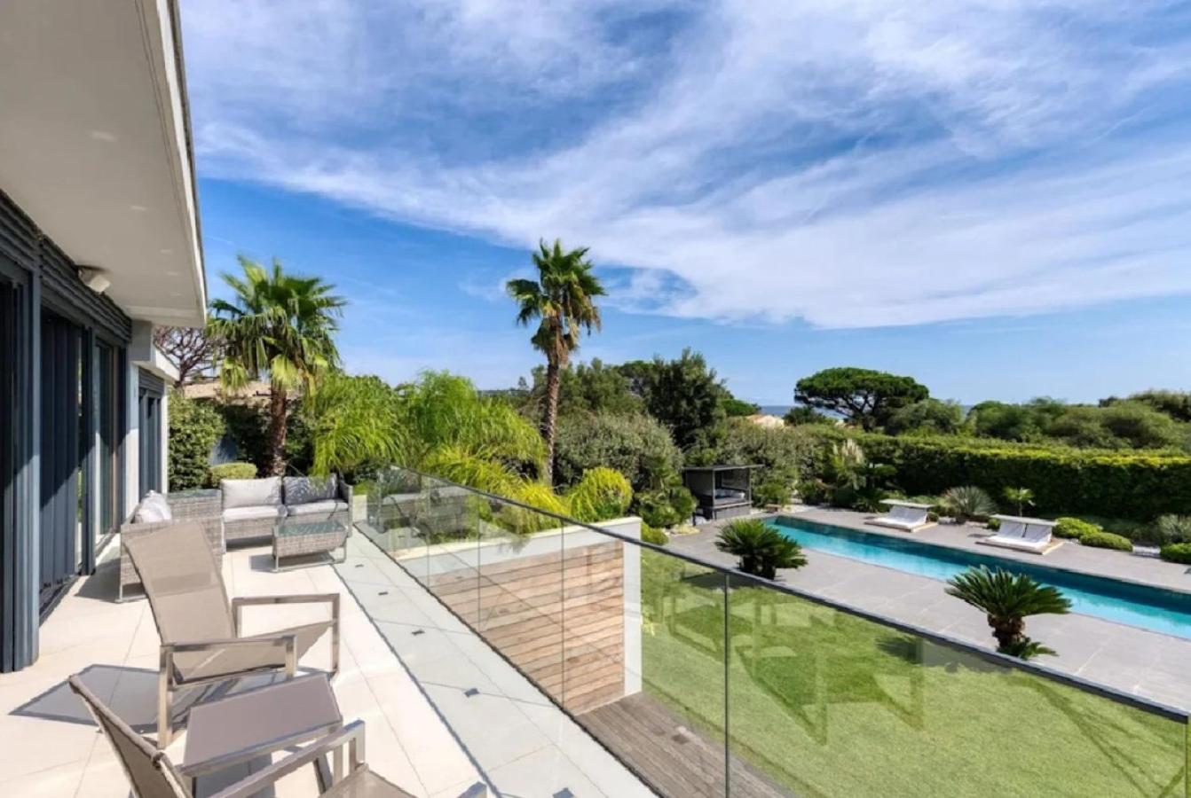 Thivie * Saint-Tropez