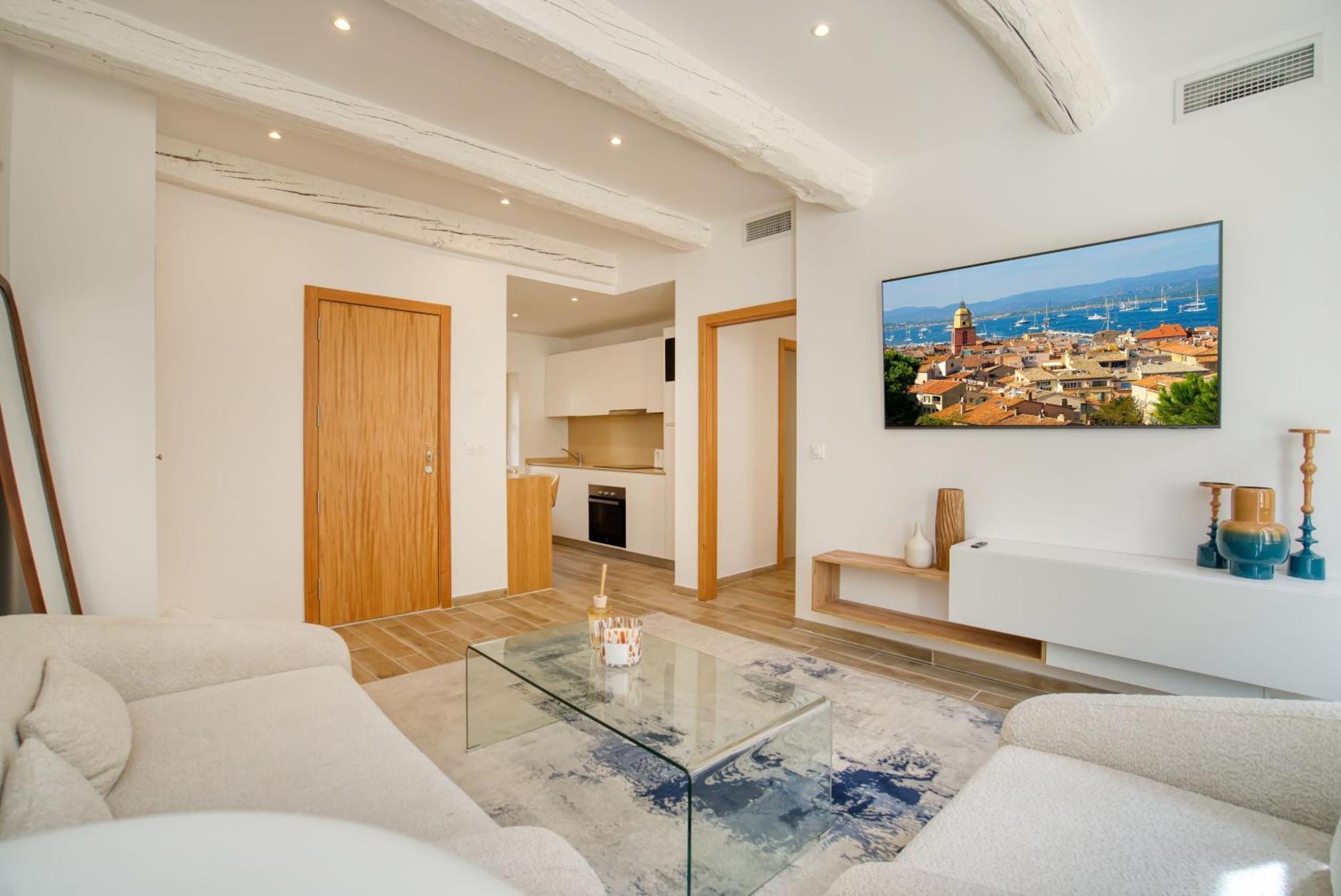 Elegant Apartment-ac-1br-2p- Center Apartment