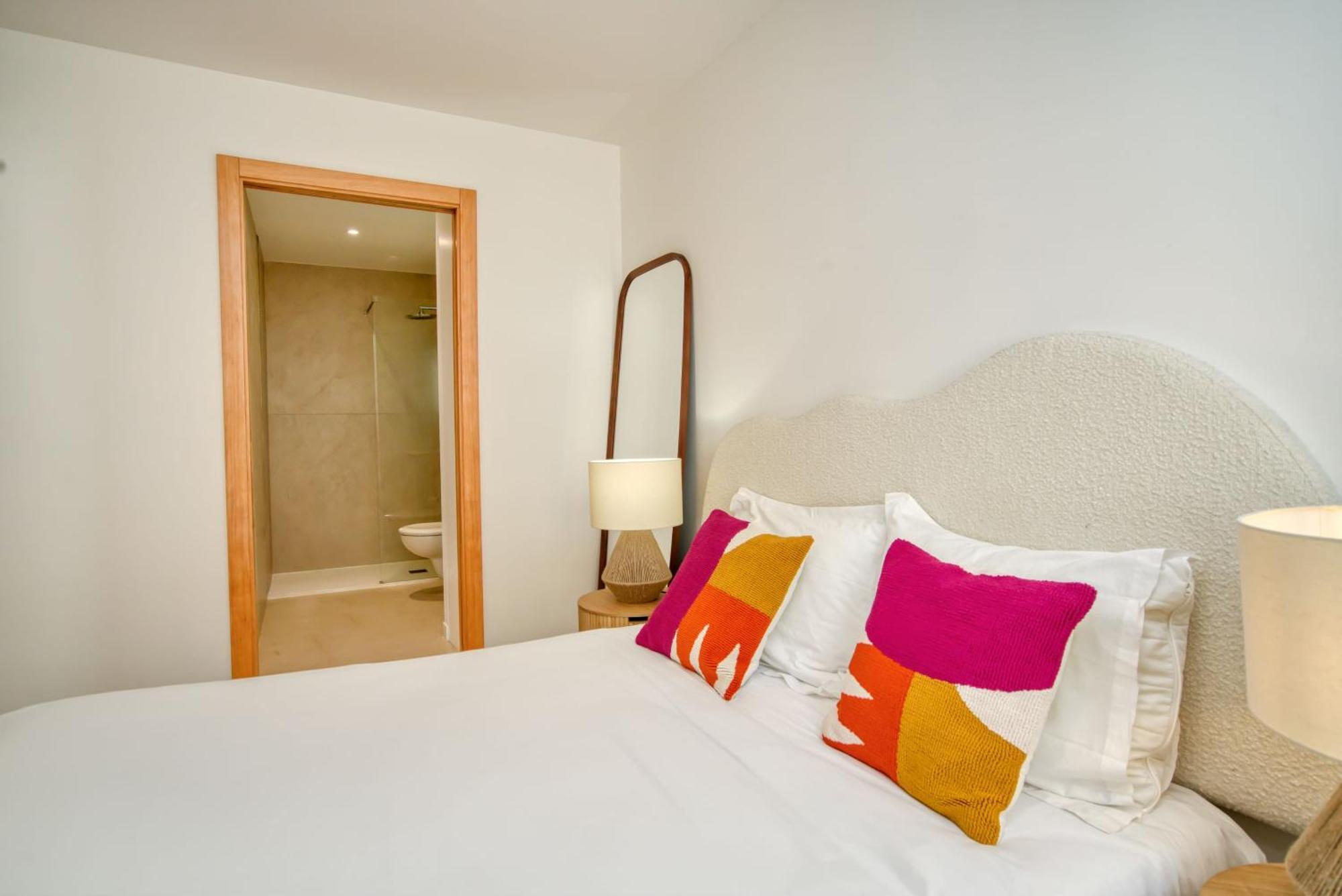 Elegant Apartment-ac-1br-2p- Center