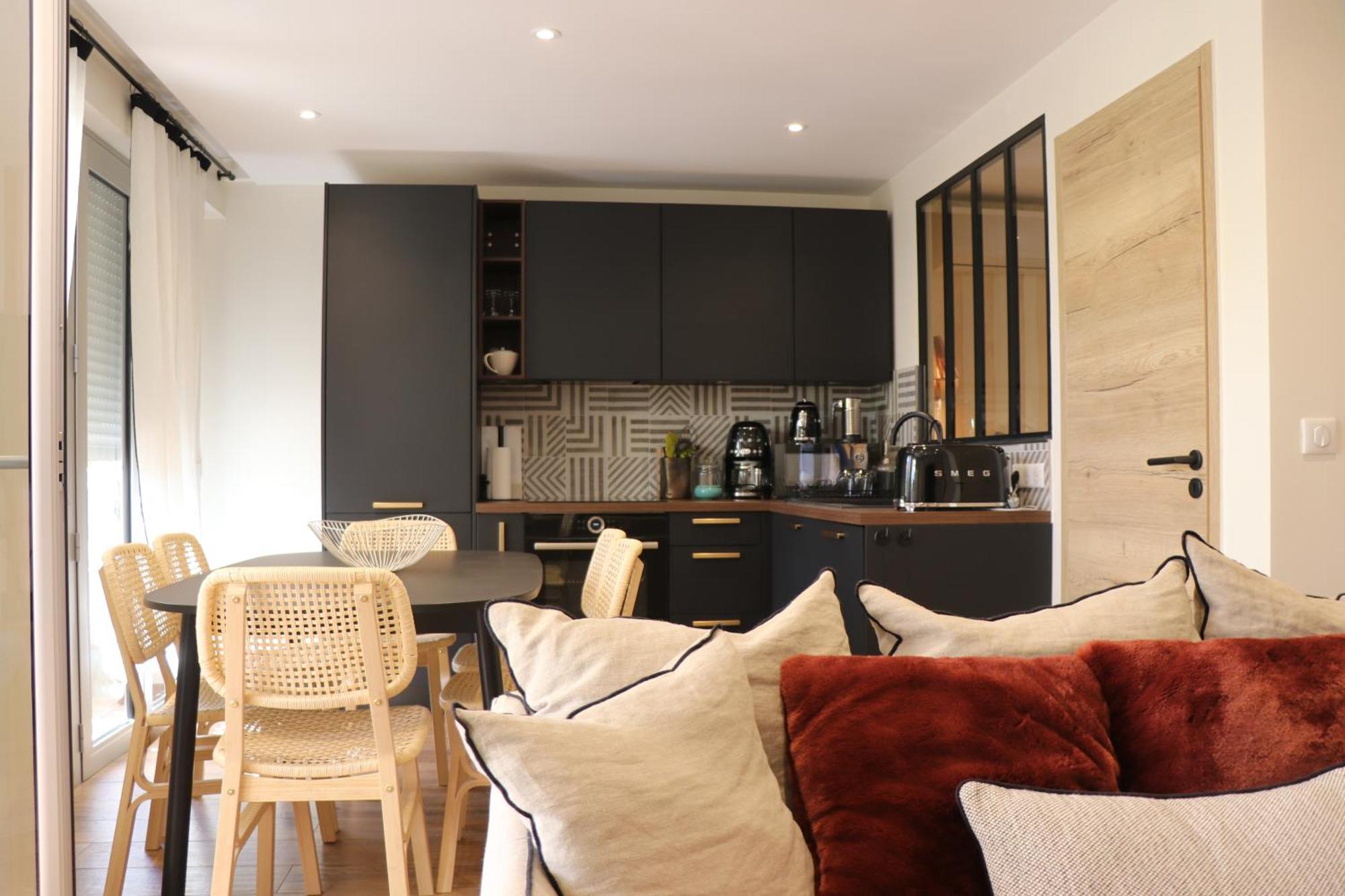 Sublime St Tropez 3 Bedrooms Pool Apartment