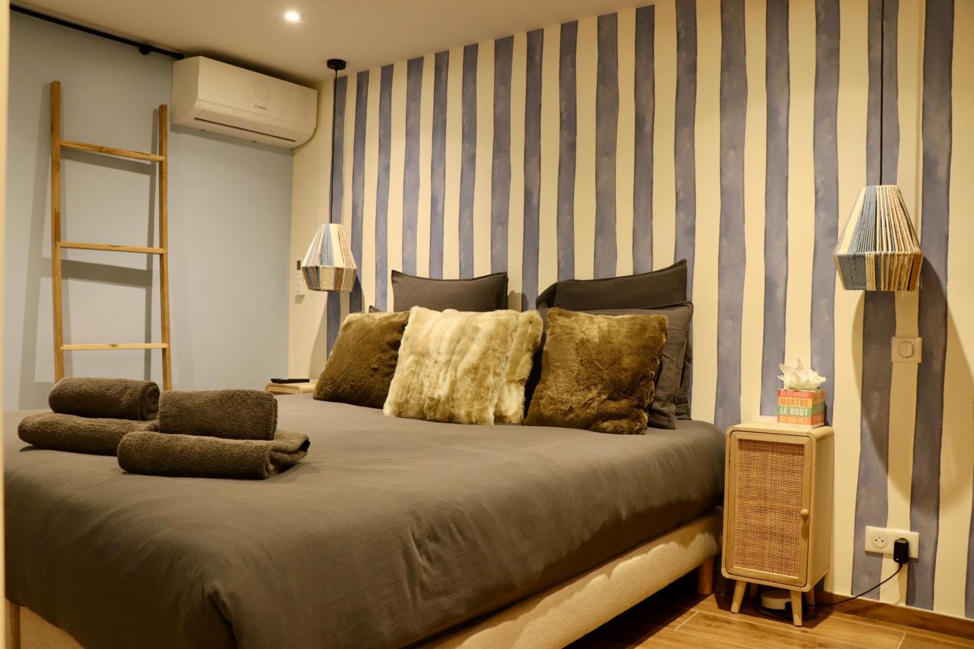 Sublime St Tropez 3 Bedrooms Pool Apartment