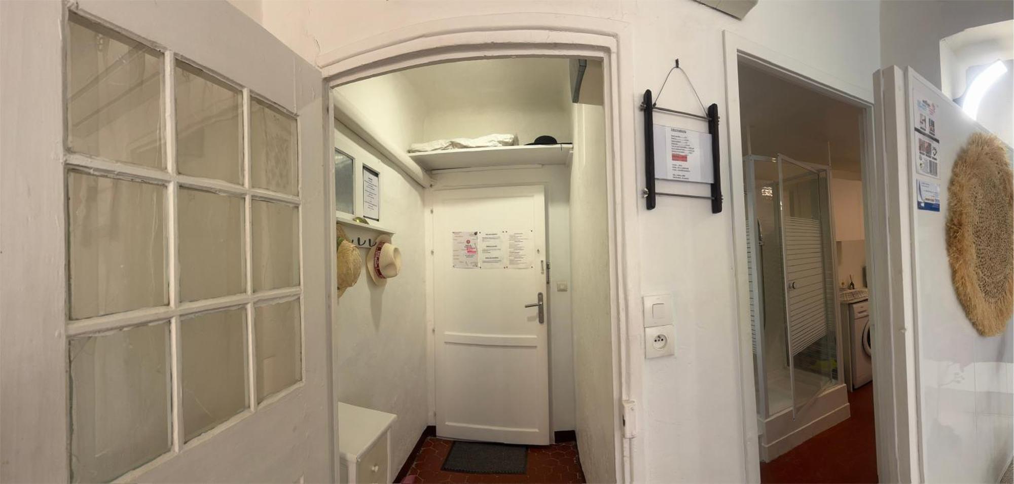 Gambetta Apartment