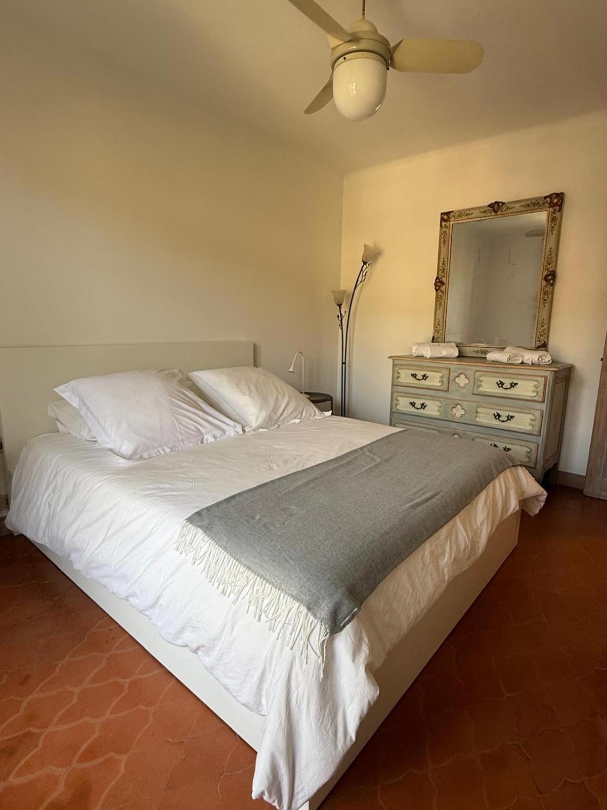 In Tropez Centro Di 2 Locali Con Aria Condizionata Wi-fi E Disponibilita Parcheggio Apartment