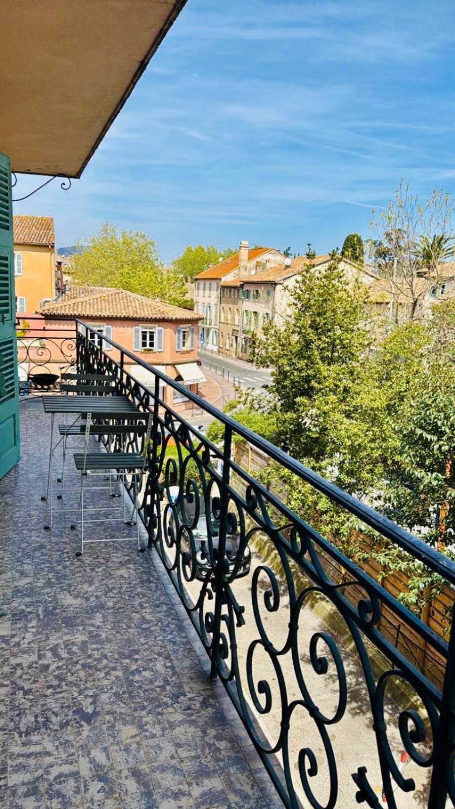 In Tropez Centro Di 2 Locali Con Aria Condizionata Wi-fi E Disponibilita Parcheggio *