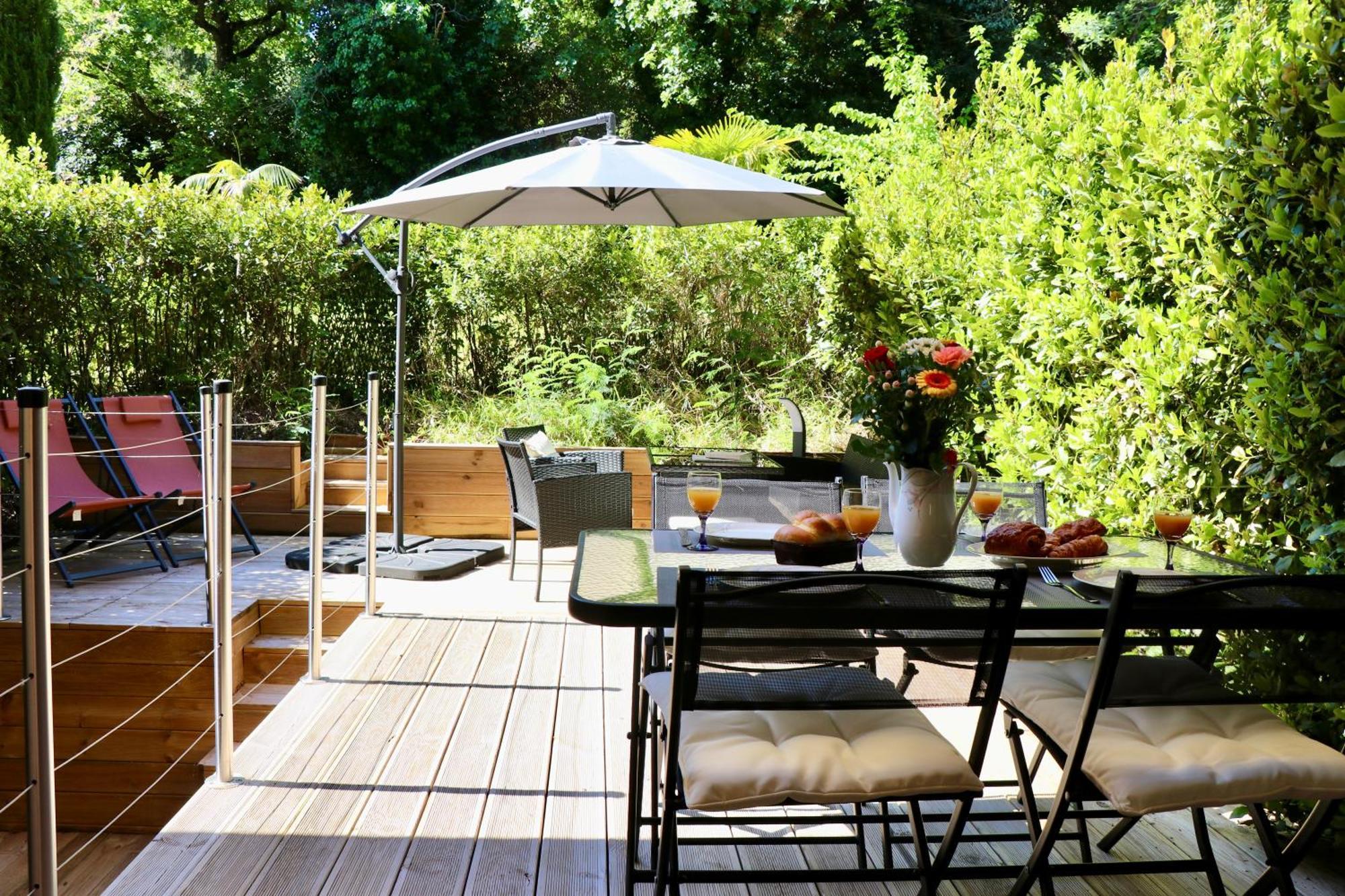 Sur 2 Niveaux Avec Terrasse A *