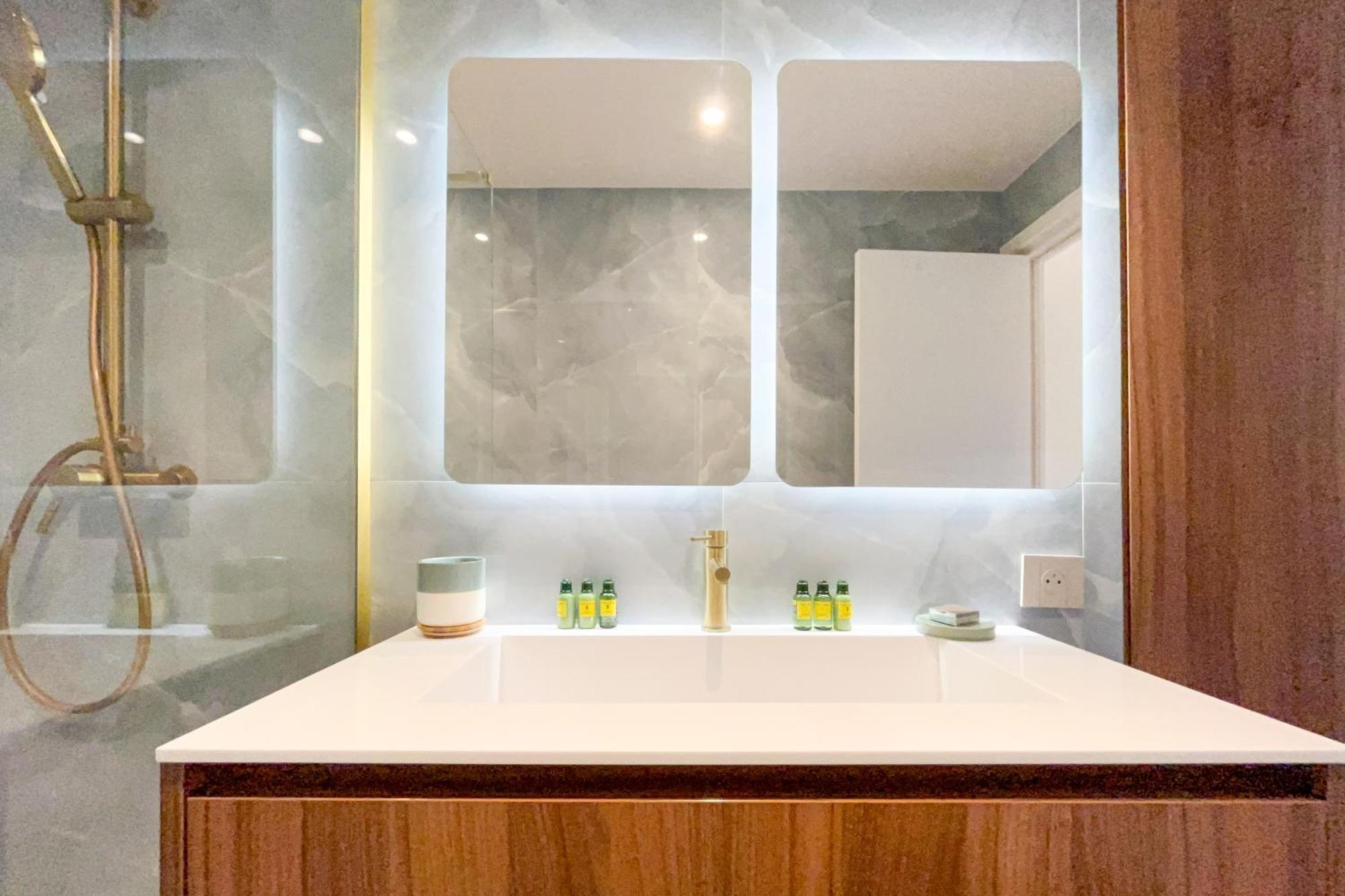 Apartment - Place Des Lices Saint-Tropez