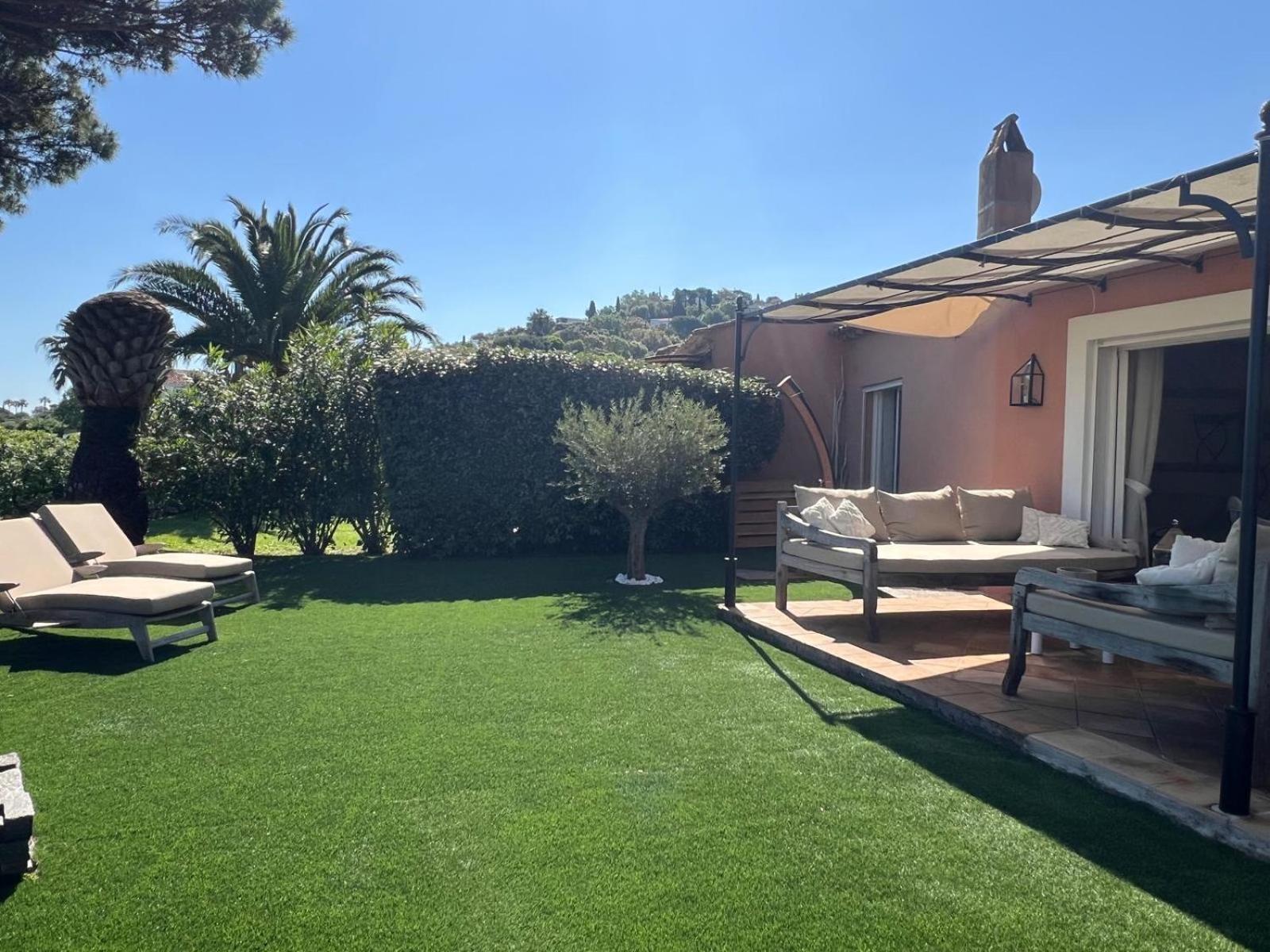 Holiday home Le Tropezien - Vue A 180, 3 Chambres, Jardin & Piscine *