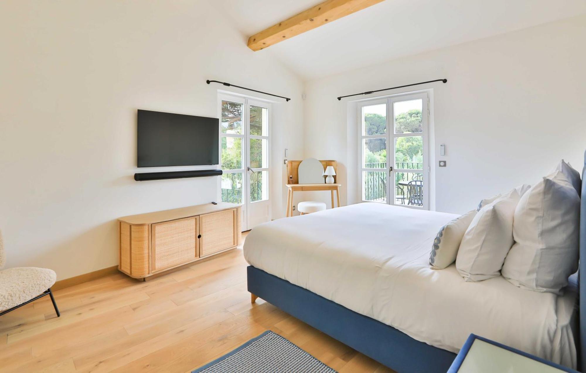 Sumptuous Facing The Bay Of Canebiers Saint-Tropez