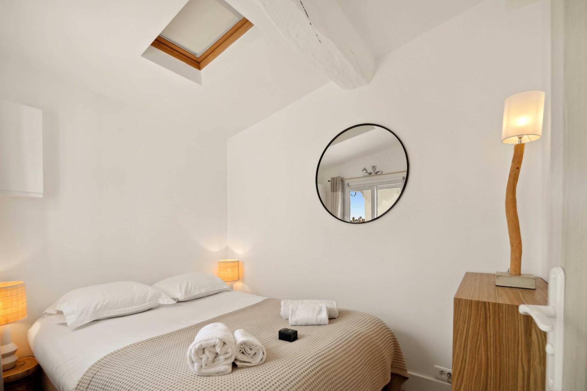 Magnificent - Ac- 2br- *