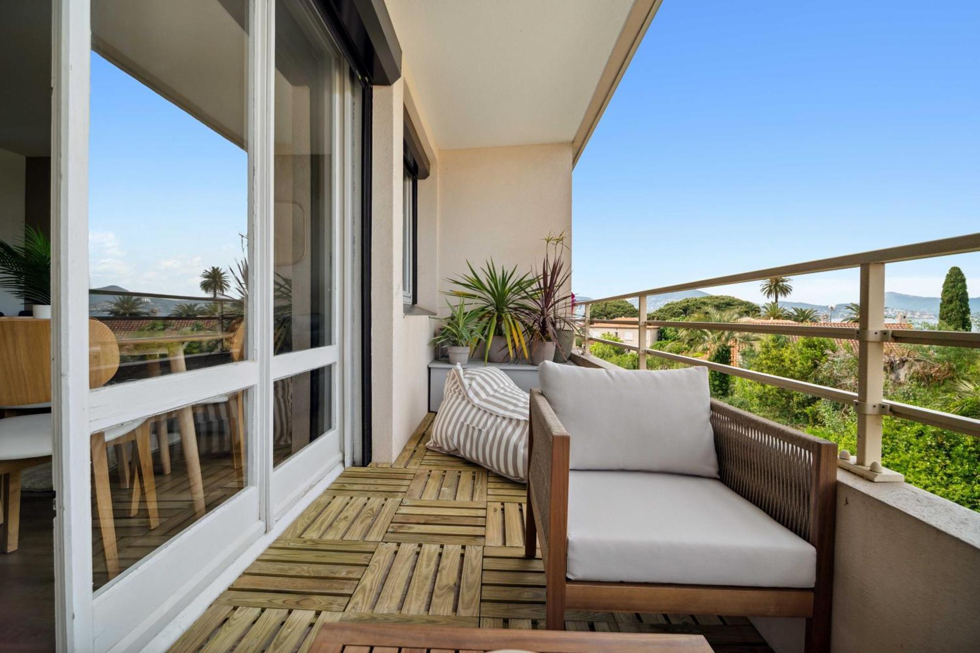 Modern Sea View -2br-4p- Apartment *