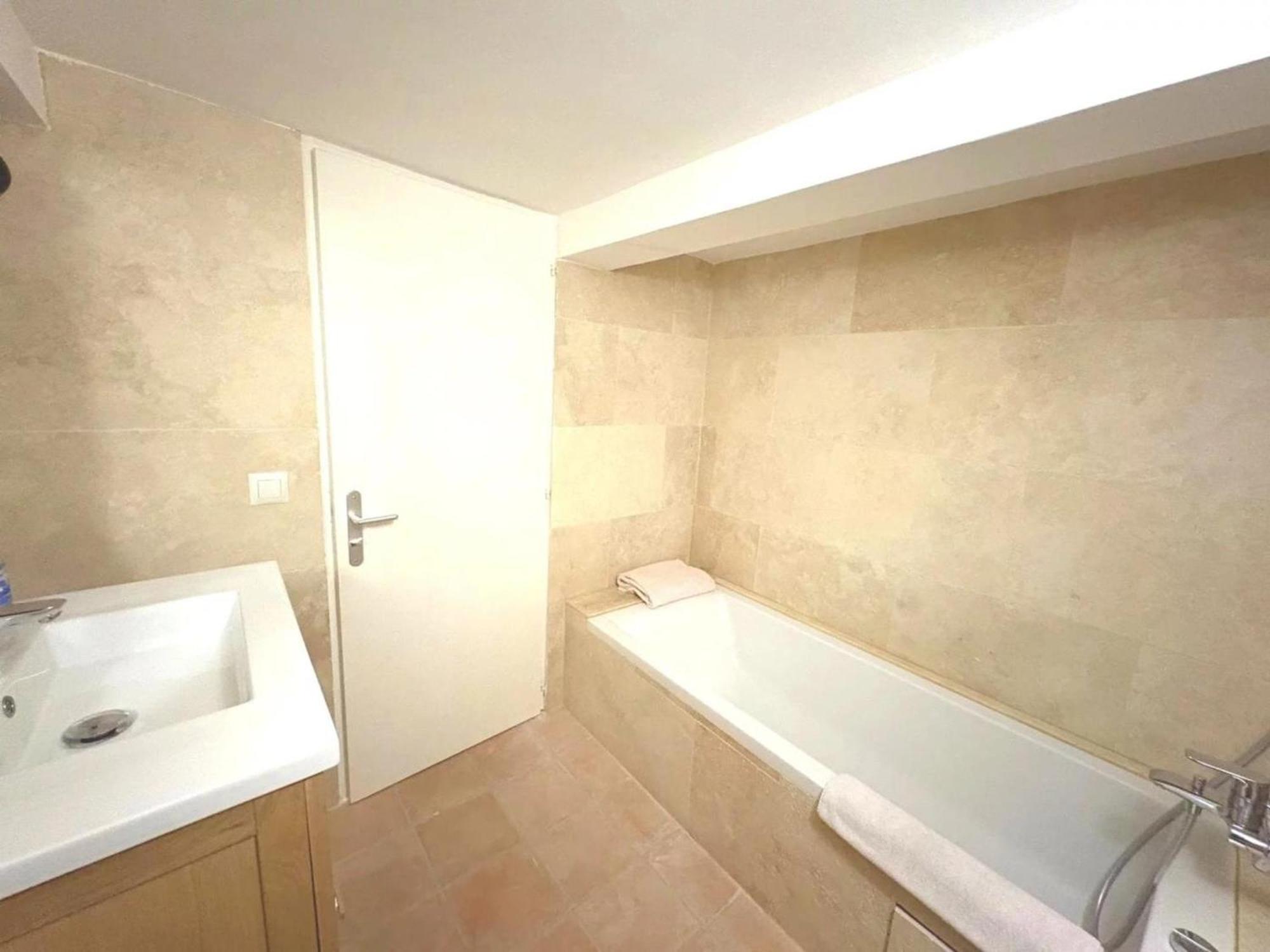 Holiday home Maison De Village Charme Centre Avec Rooftop - Fr-1-728-22 Saint-Tropez