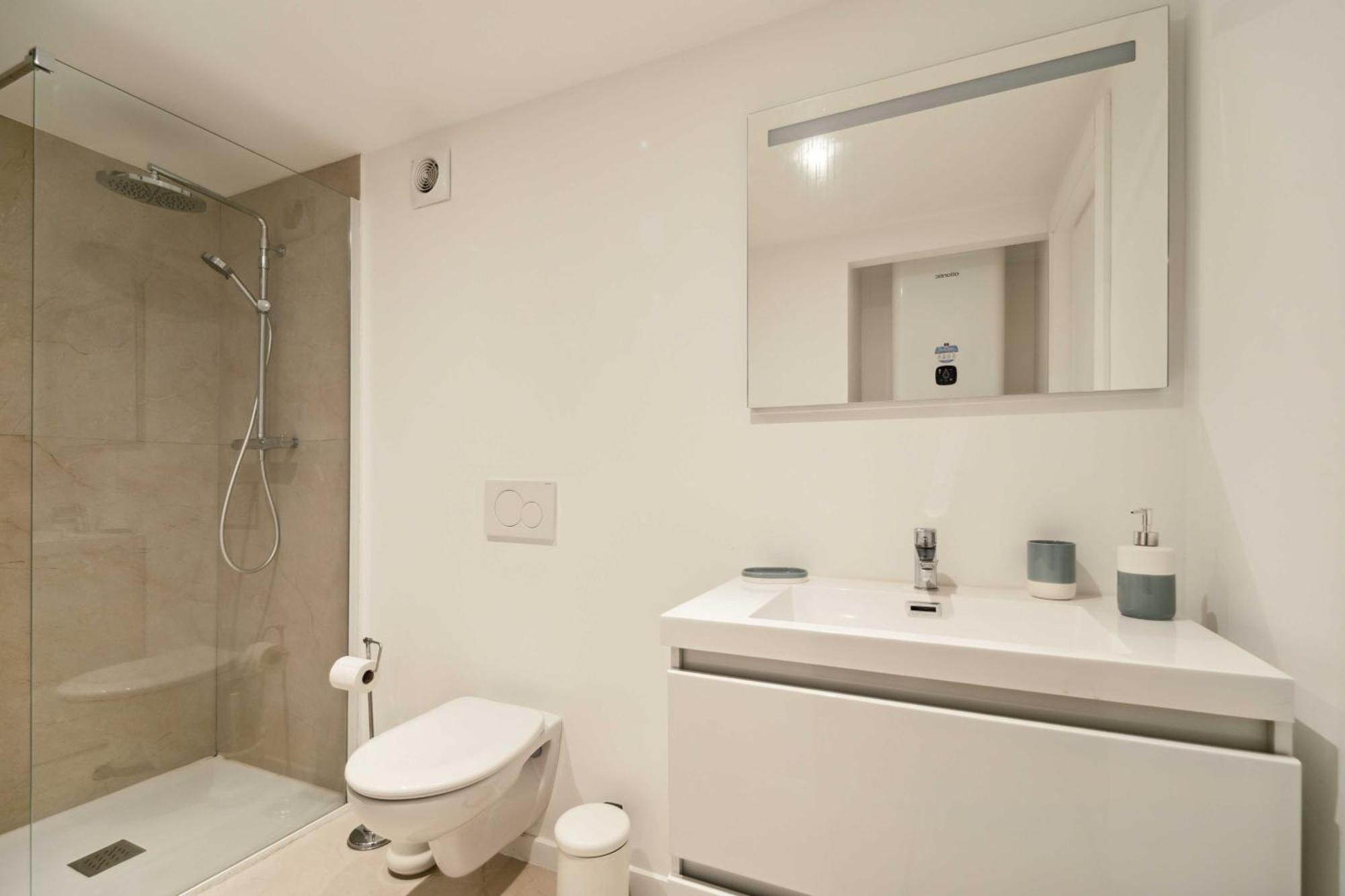 Magnificent -1br-2p- Centre *