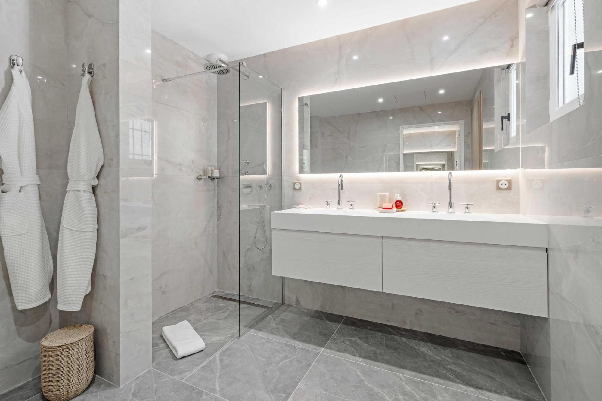 Exceptional Villa- Ac- 5br-10p- Baie Des Canebiers *