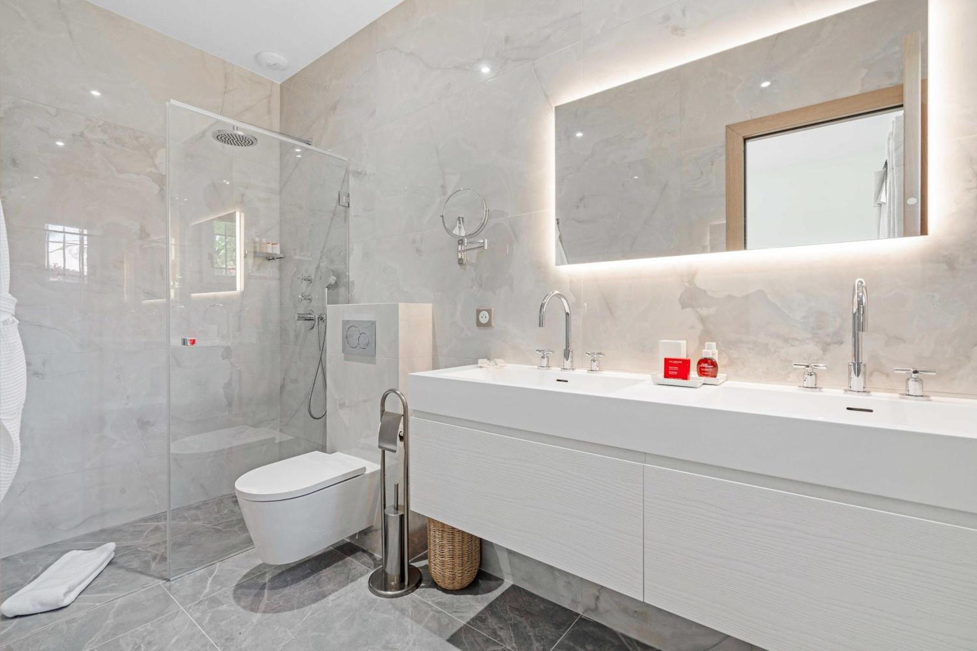 Exceptional Villa- Ac- 5br-10p- Baie Des Canebiers *