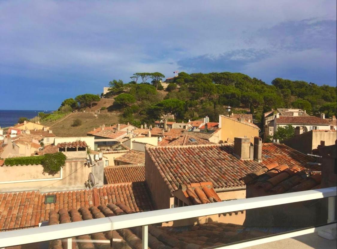 Sur le toit de Saint-Tropez *