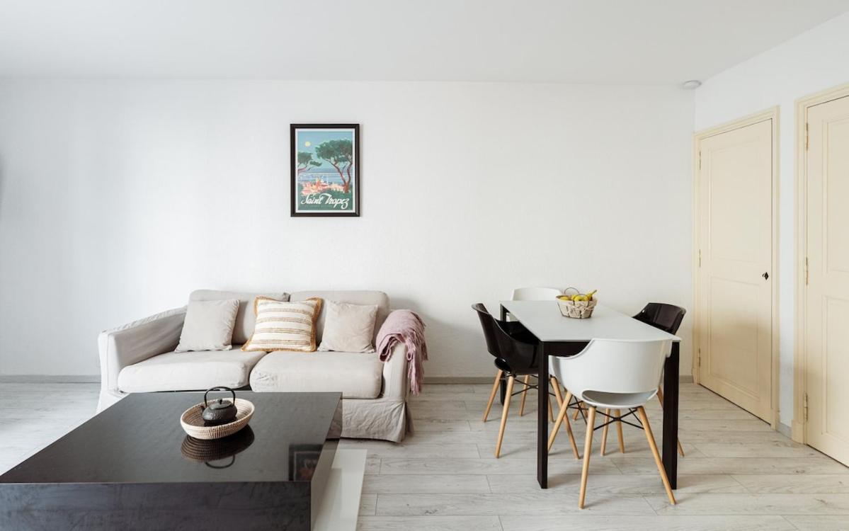 Chic Appartement, Coeur De Tropez, Place Des Lices Apartment *